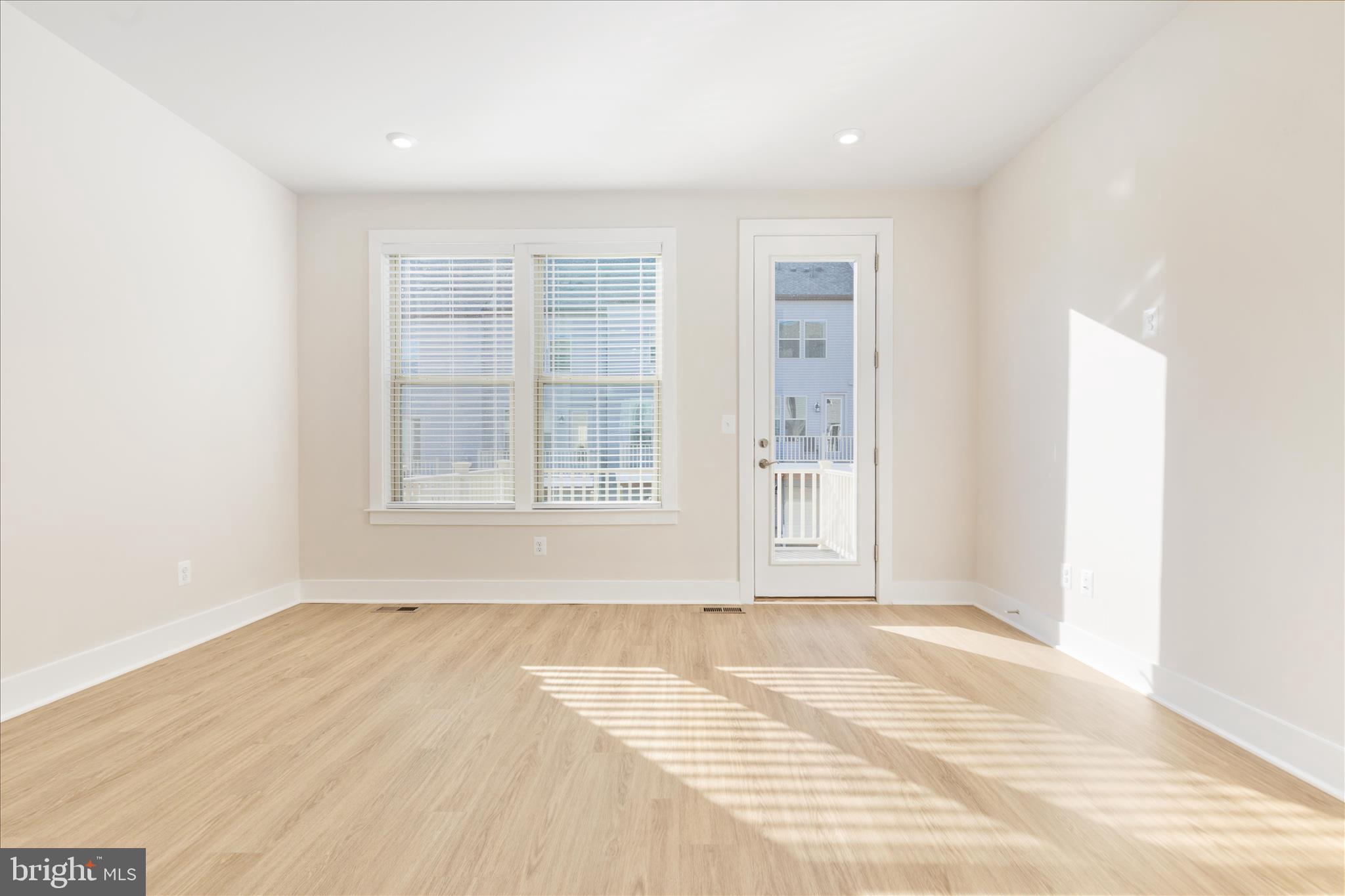 INNOVATION TOWN CENTER - Residential Lease