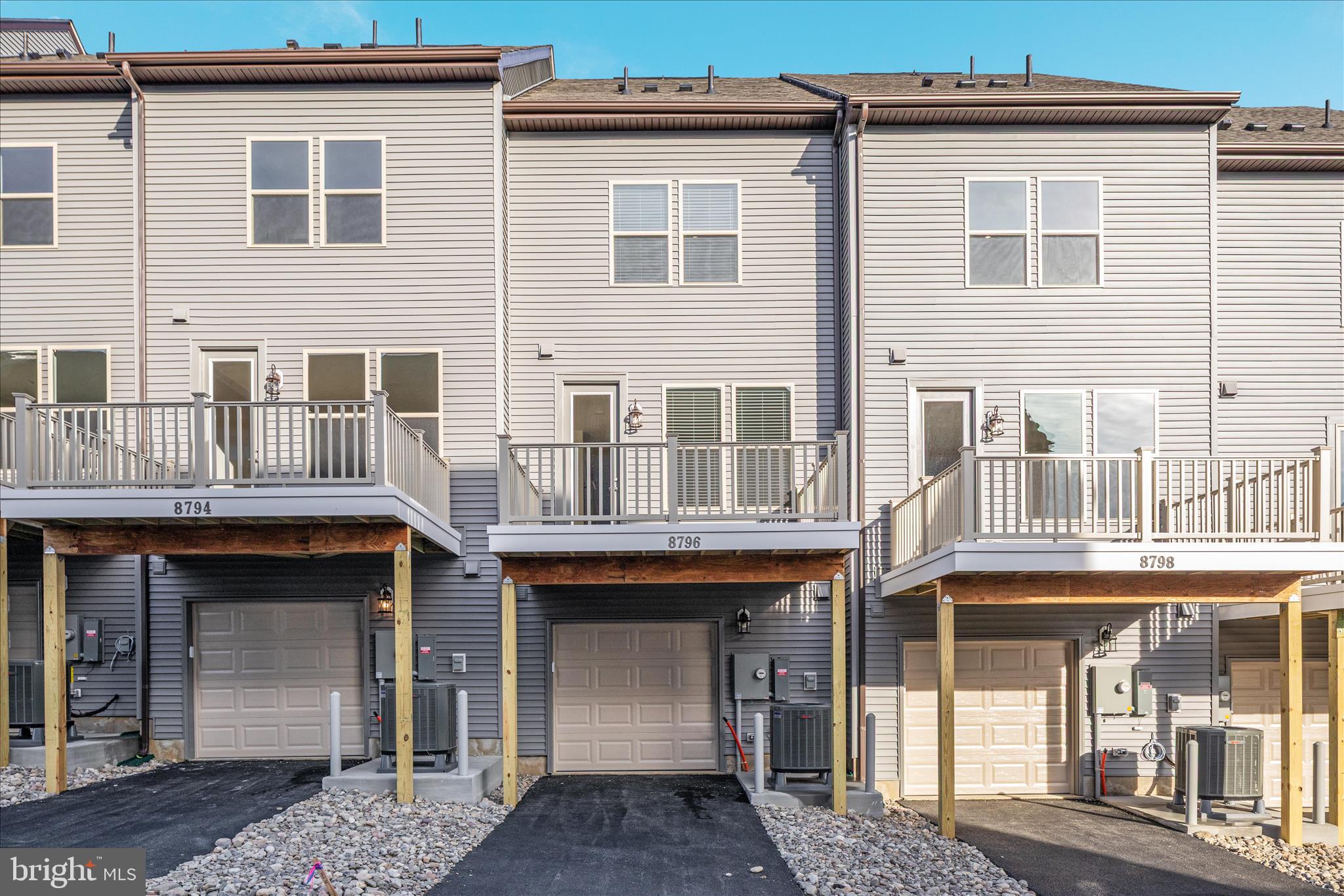 INNOVATION TOWN CENTER - Residential Lease