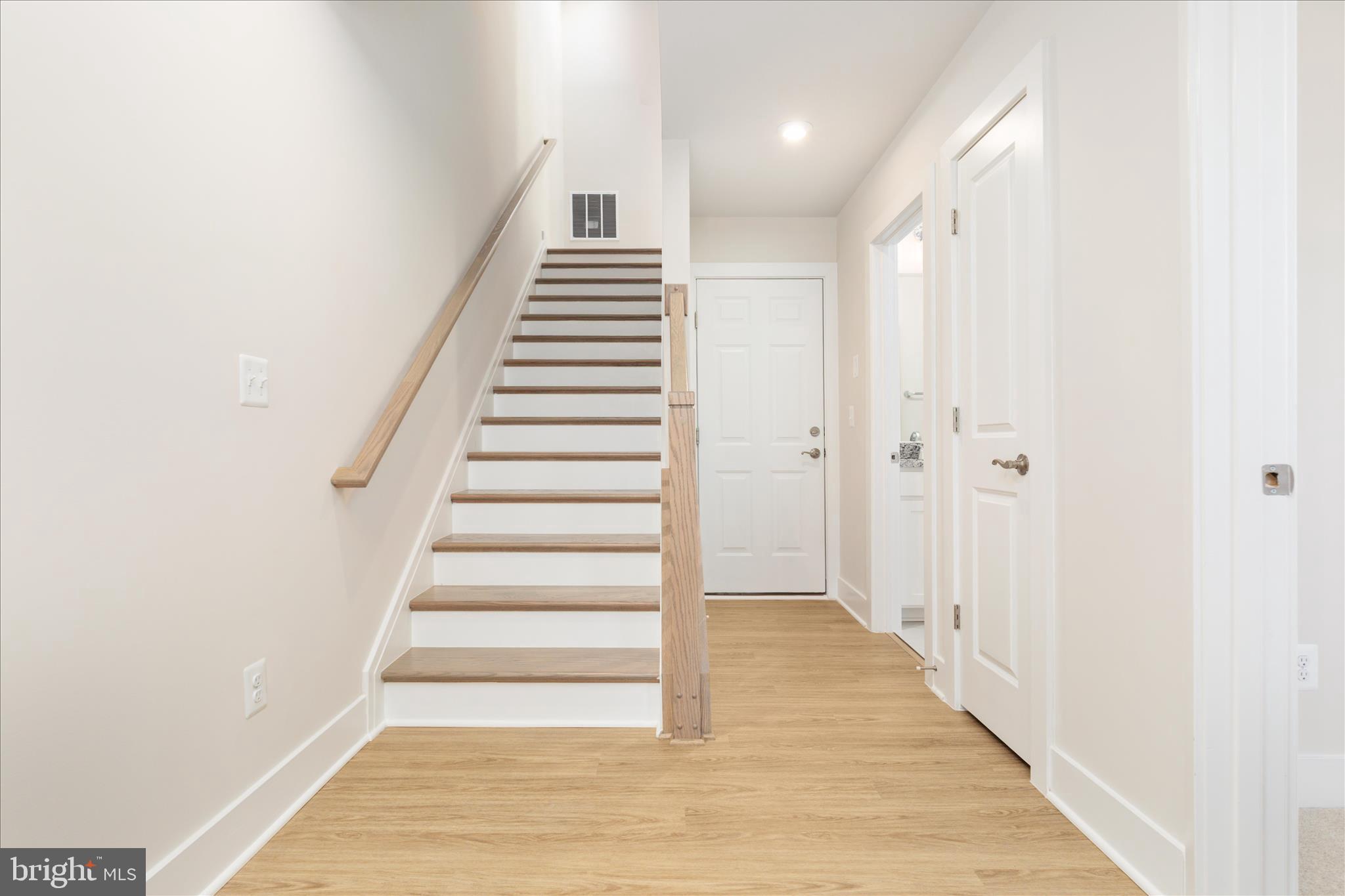 INNOVATION TOWN CENTER - Residential Lease