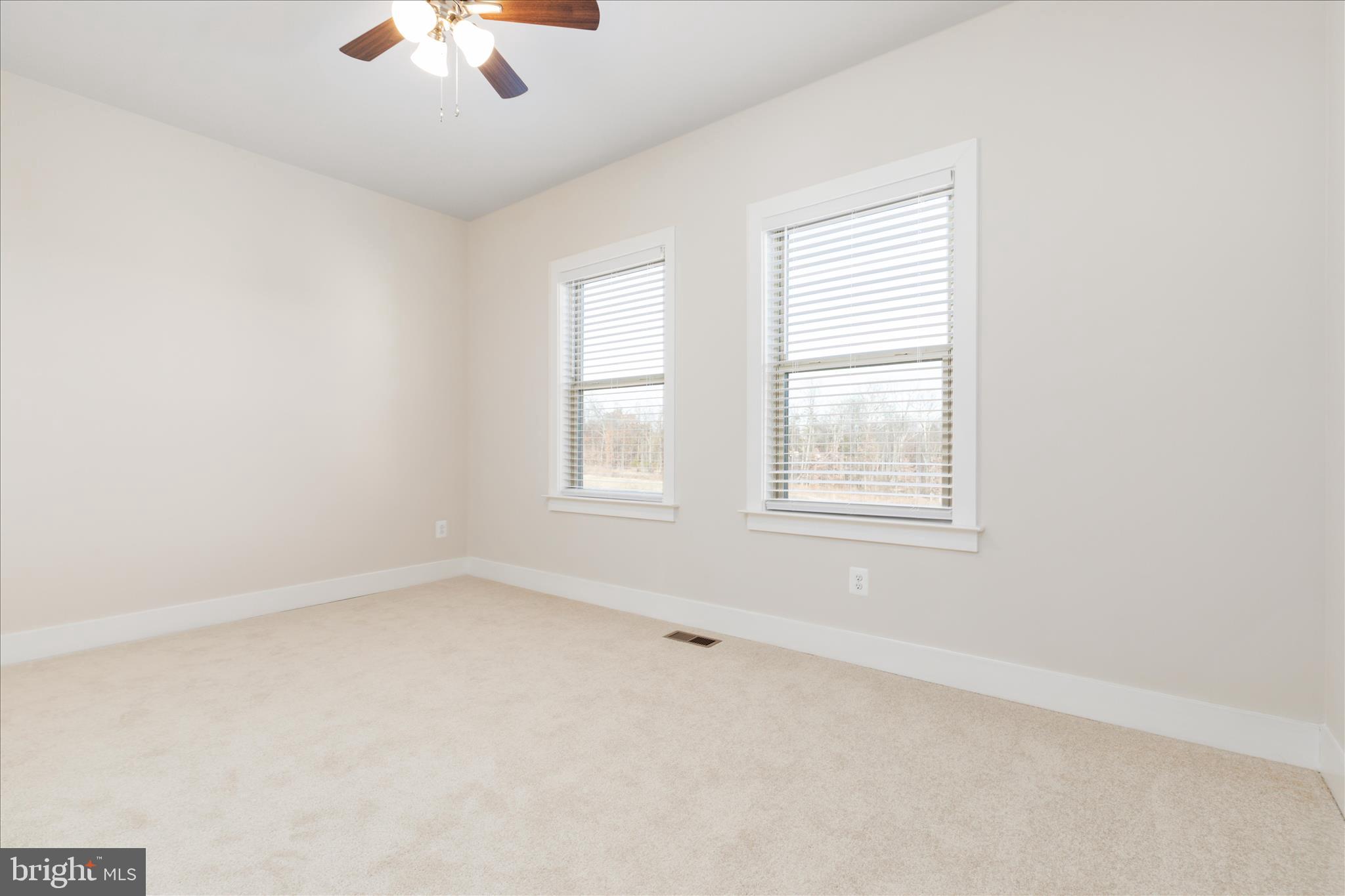 INNOVATION TOWN CENTER - Residential Lease