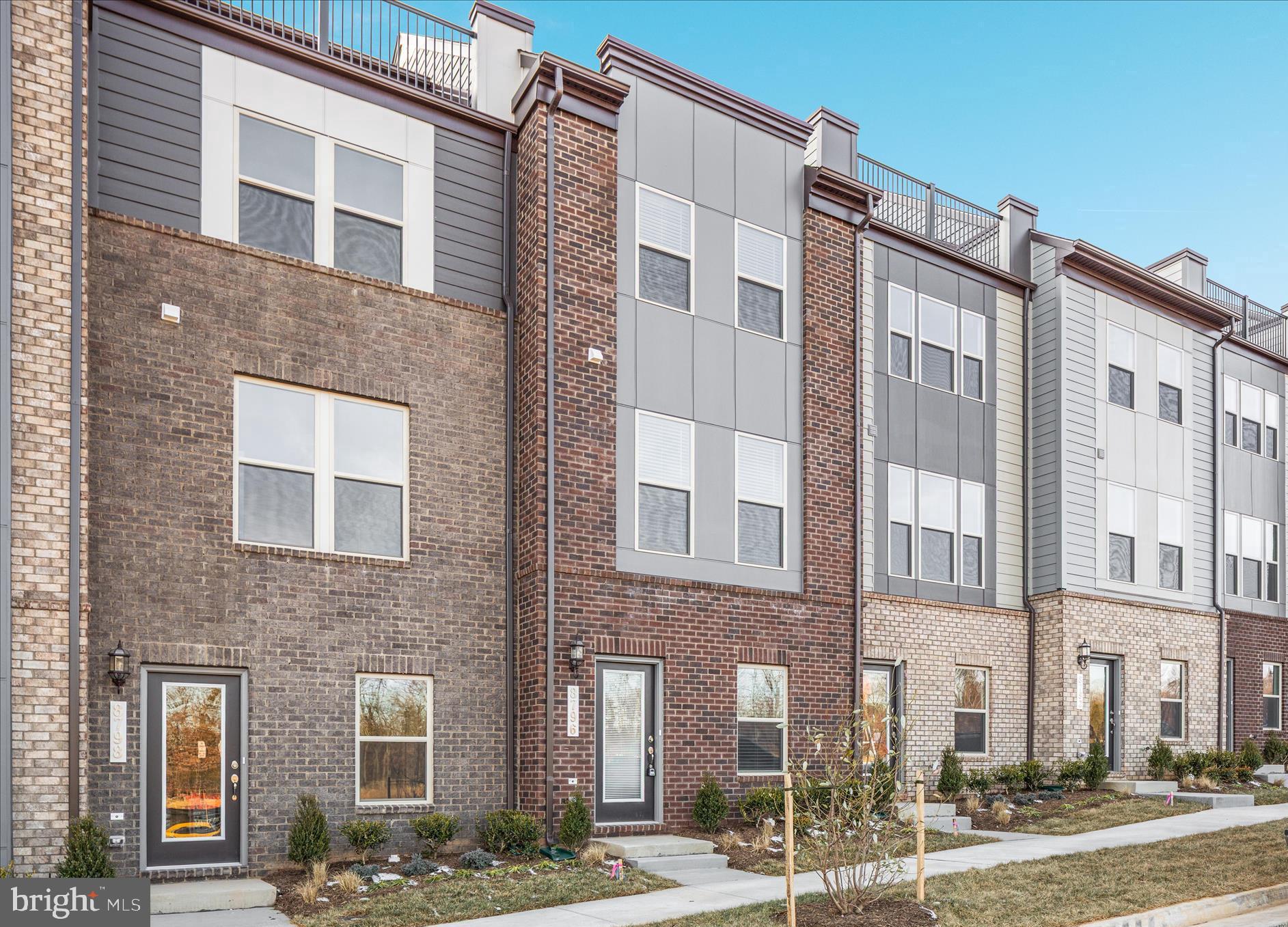 INNOVATION TOWN CENTER - Residential Lease