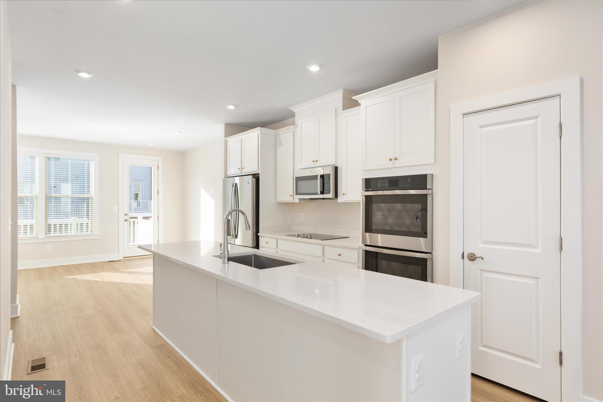 INNOVATION TOWN CENTER - Residential Lease