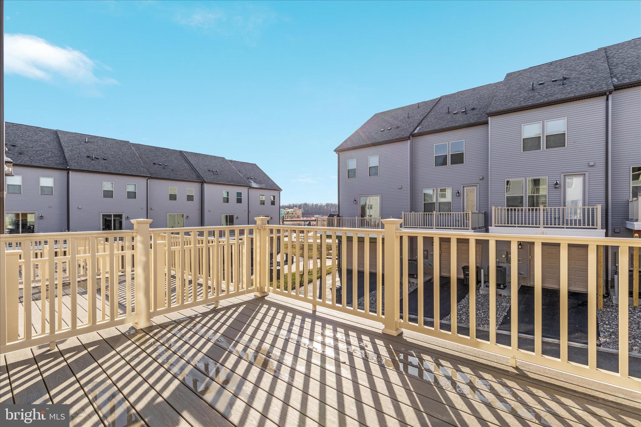 INNOVATION TOWN CENTER - Residential Lease