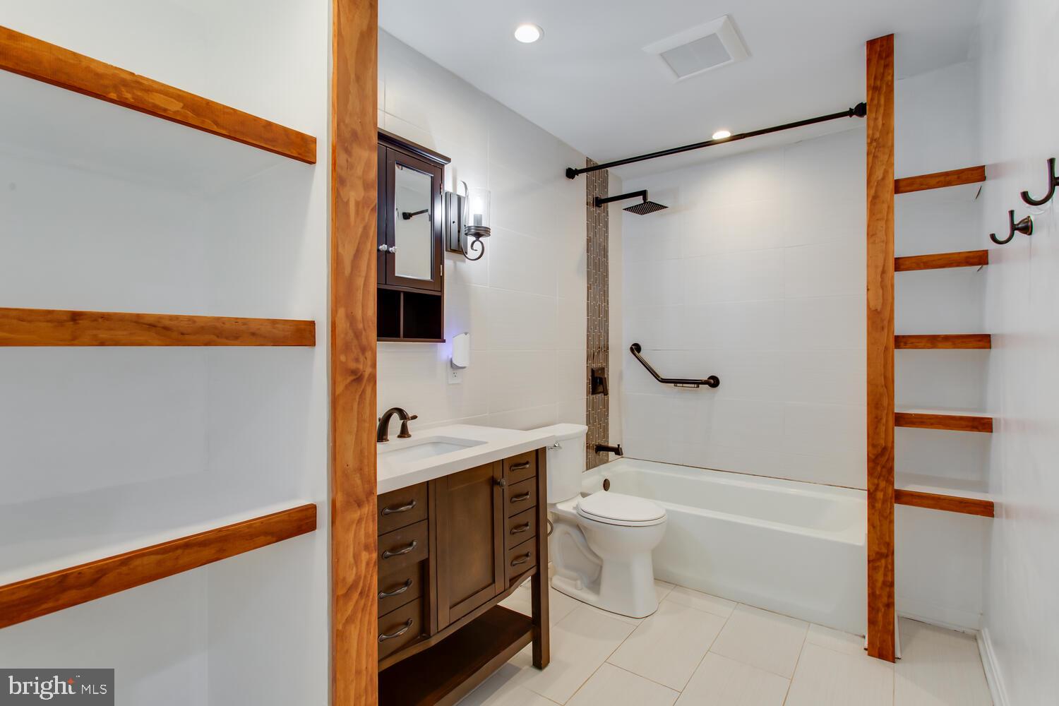 BANNISTER - Residential