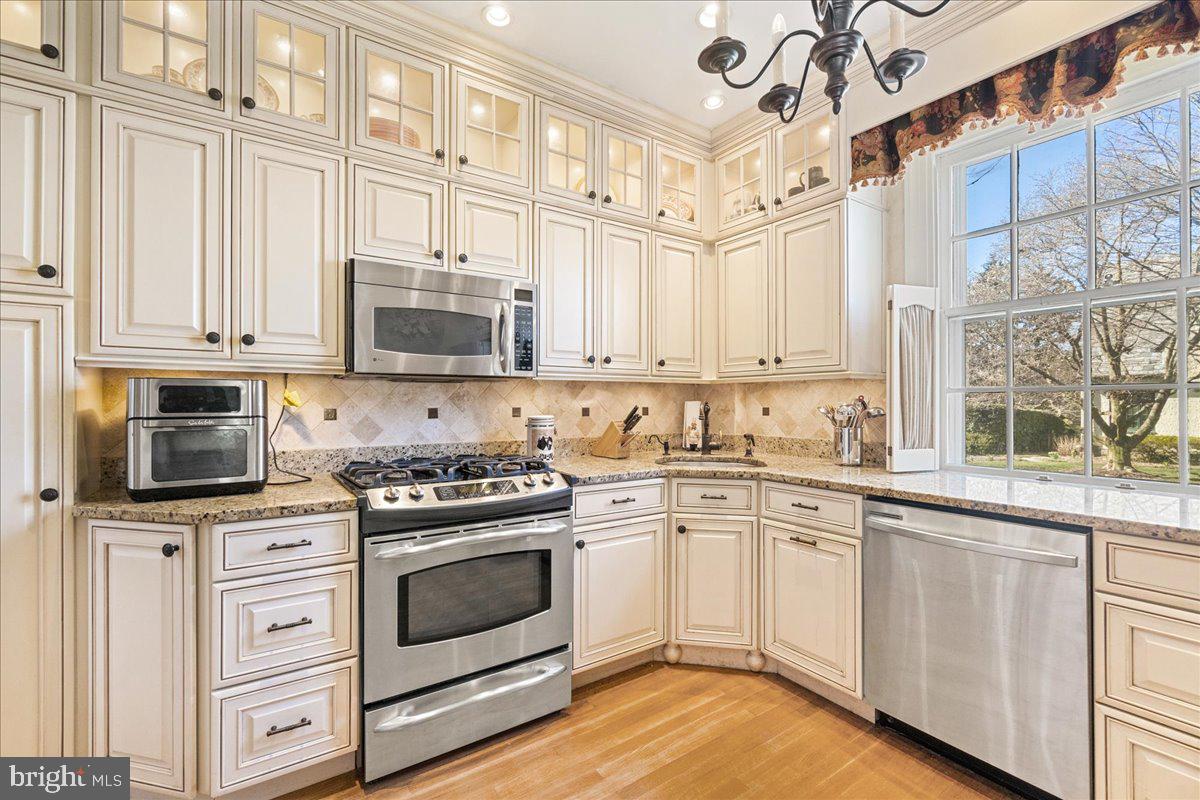 GREATER HOMELAND HISTORIC DISTRICT - Residential