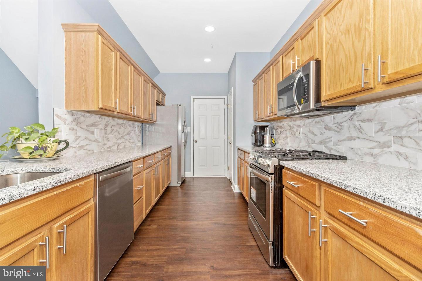 14294 HAMPSHIRE HALL COURT 812