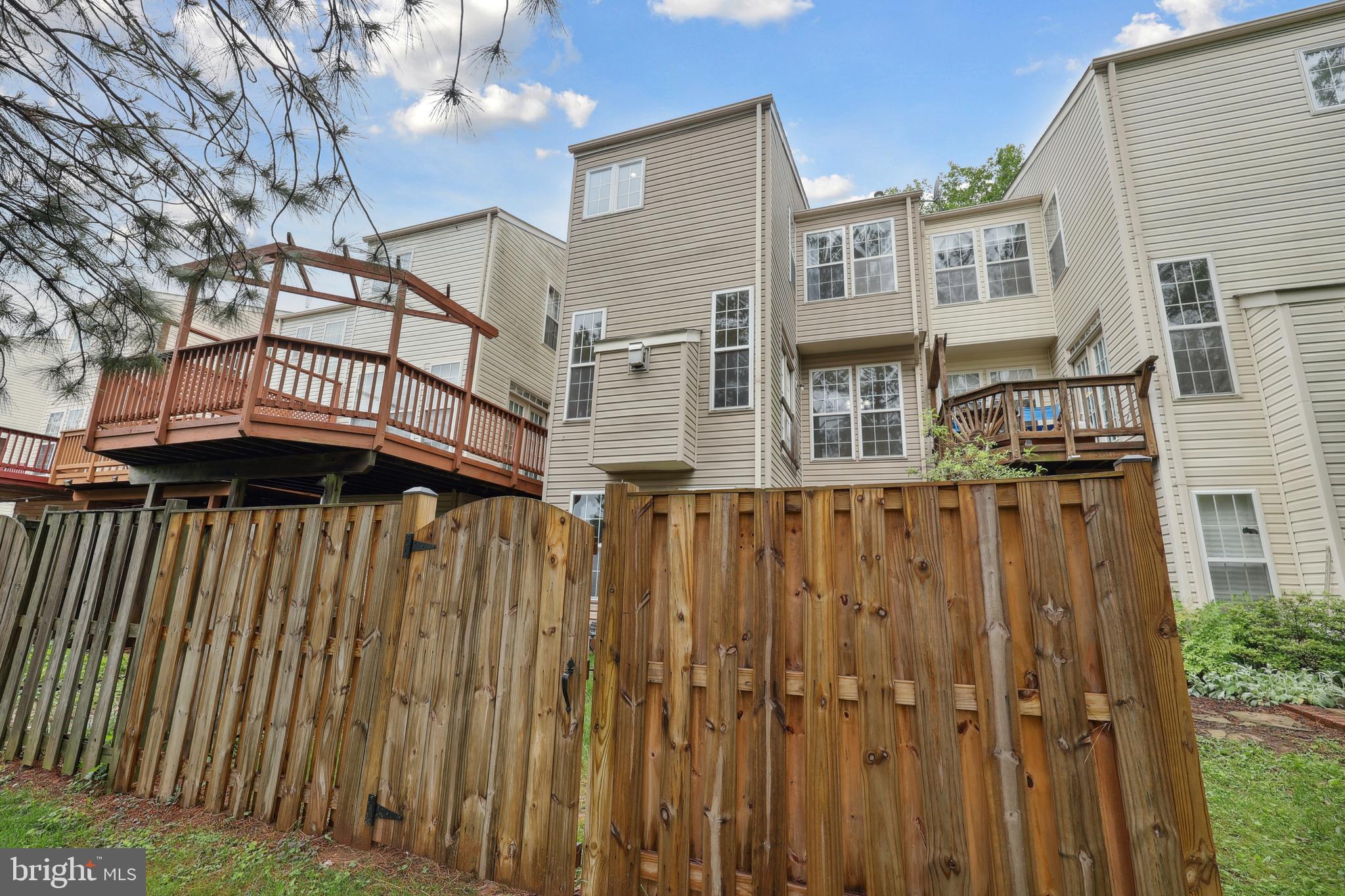 GREENHILL CROSSING - Residential