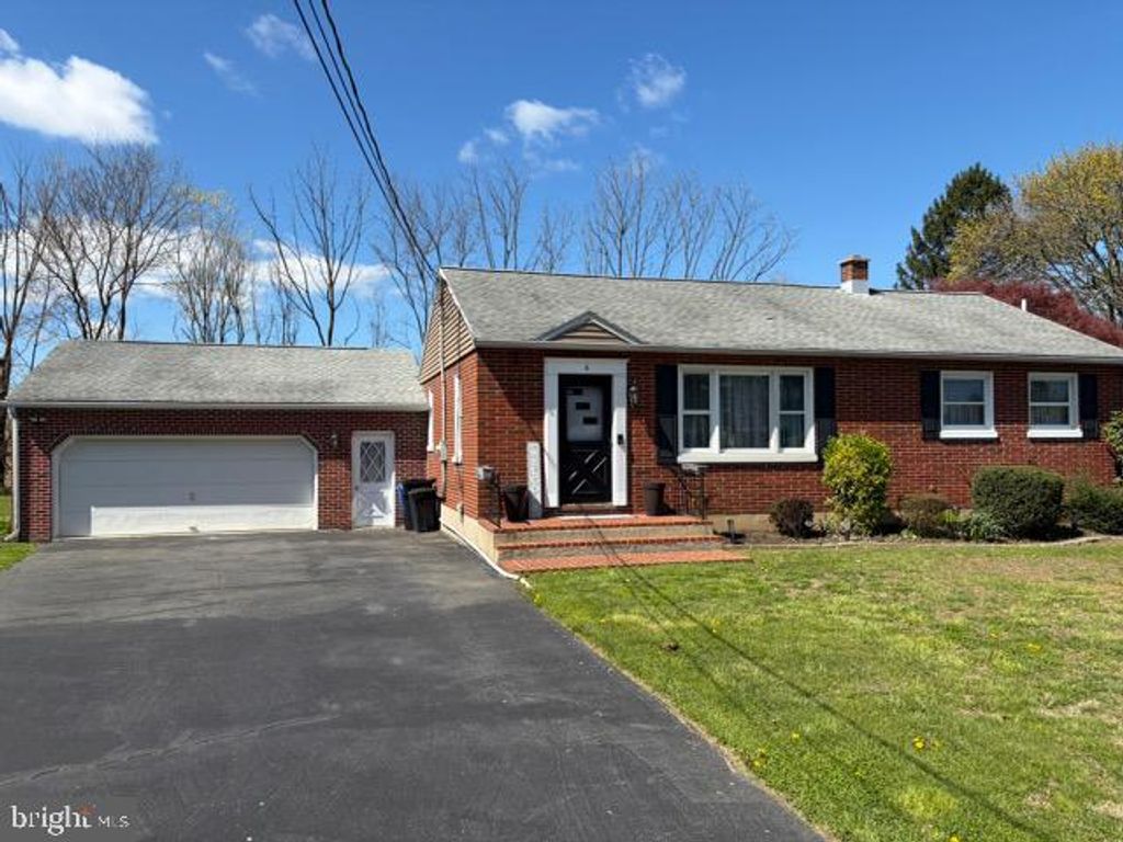 Photo of 6 Bellevue Court, LANCASTER, PA 17603 (MLS # PALA2086174)