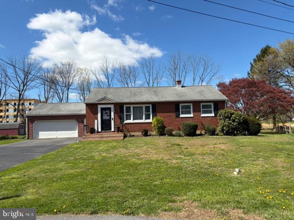 Photo of 6 Bellevue Court, LANCASTER, PA 17603 (MLS # PALA2086174)