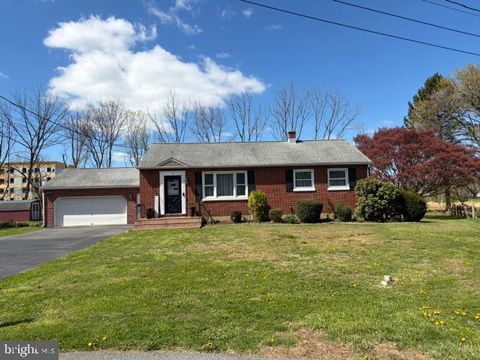 6 BELLEVUE COURT LANCASTER PA 17603