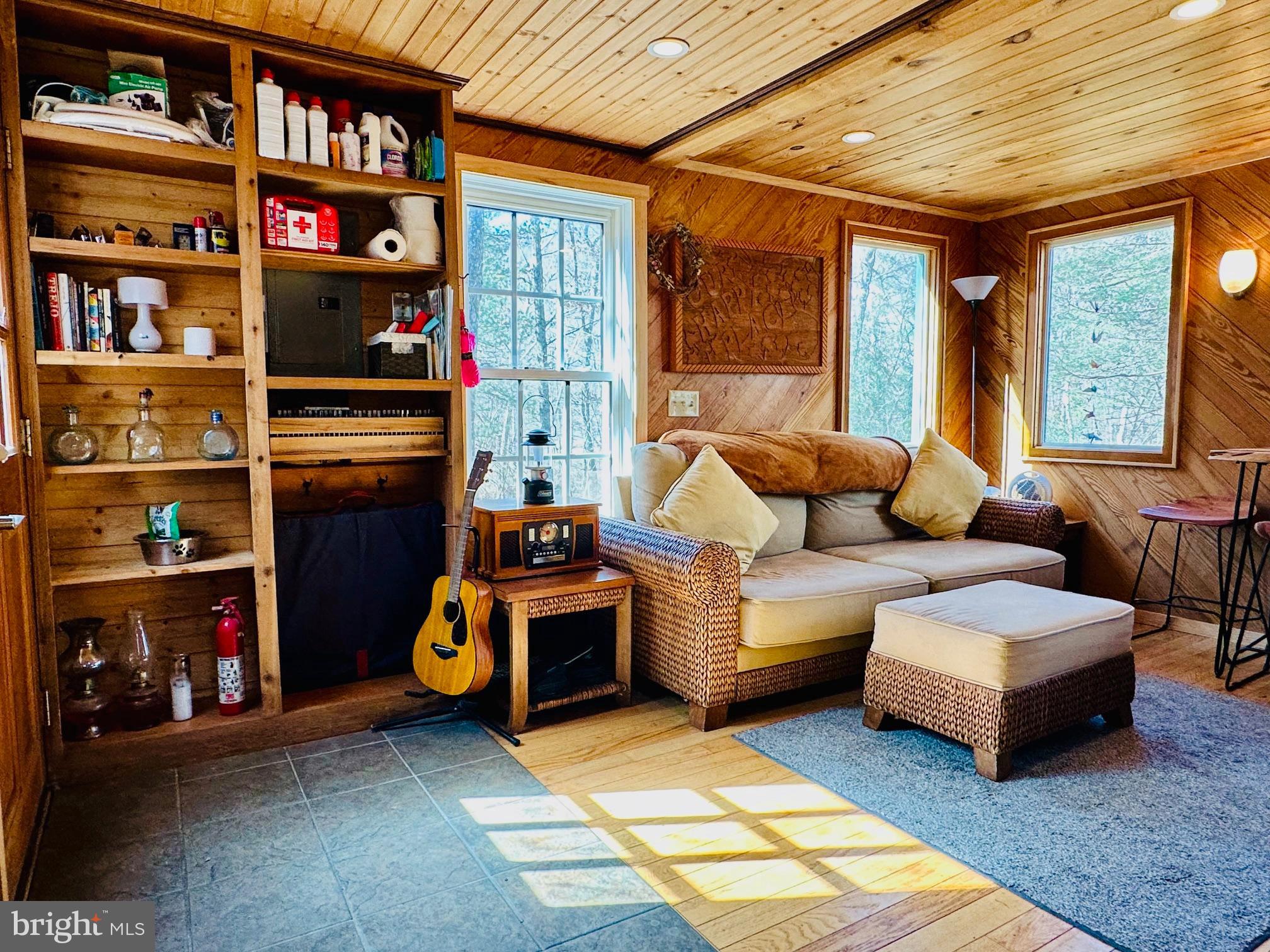 WHITE CLIFFS - Residential