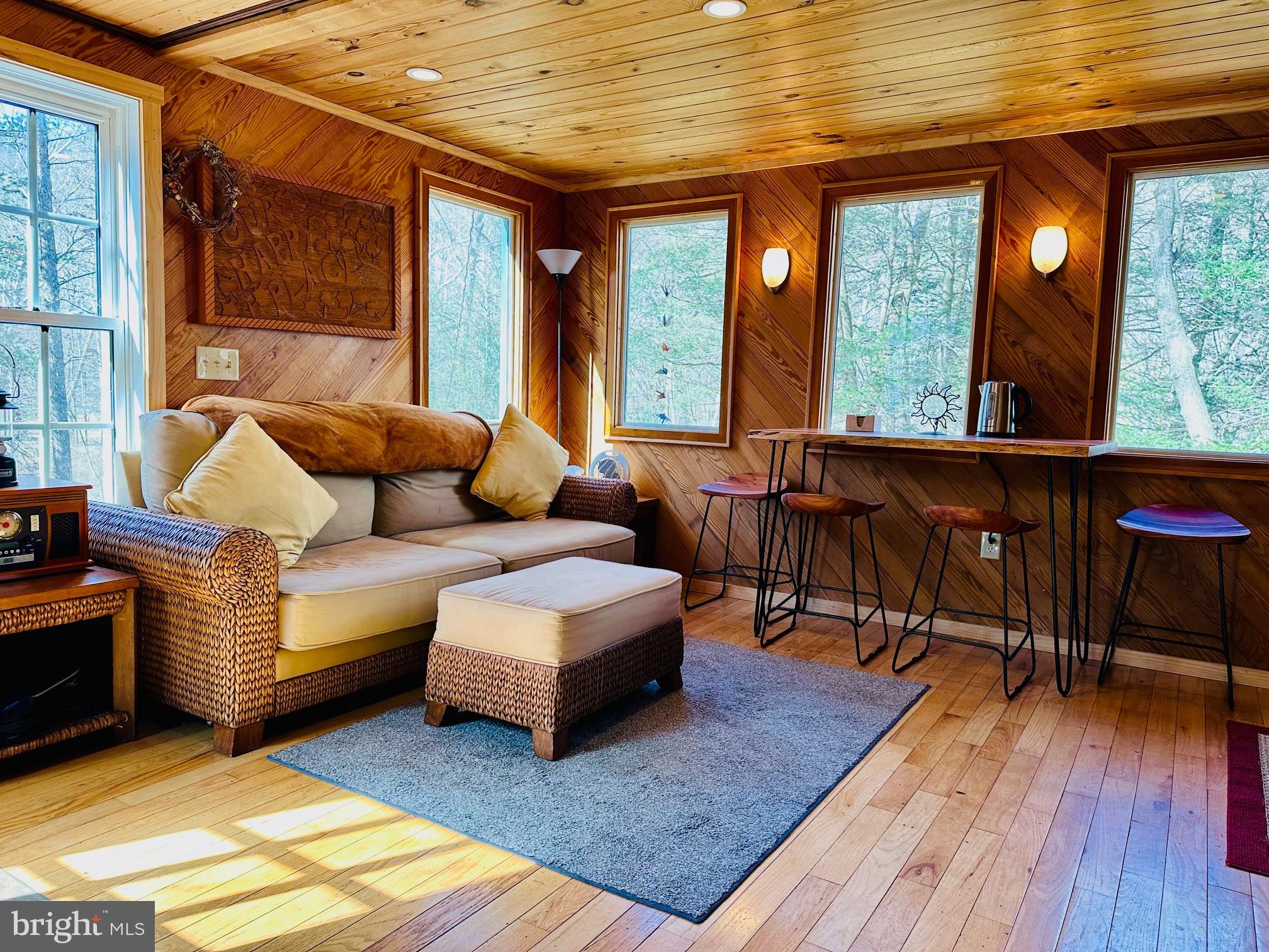 WHITE CLIFFS - Residential