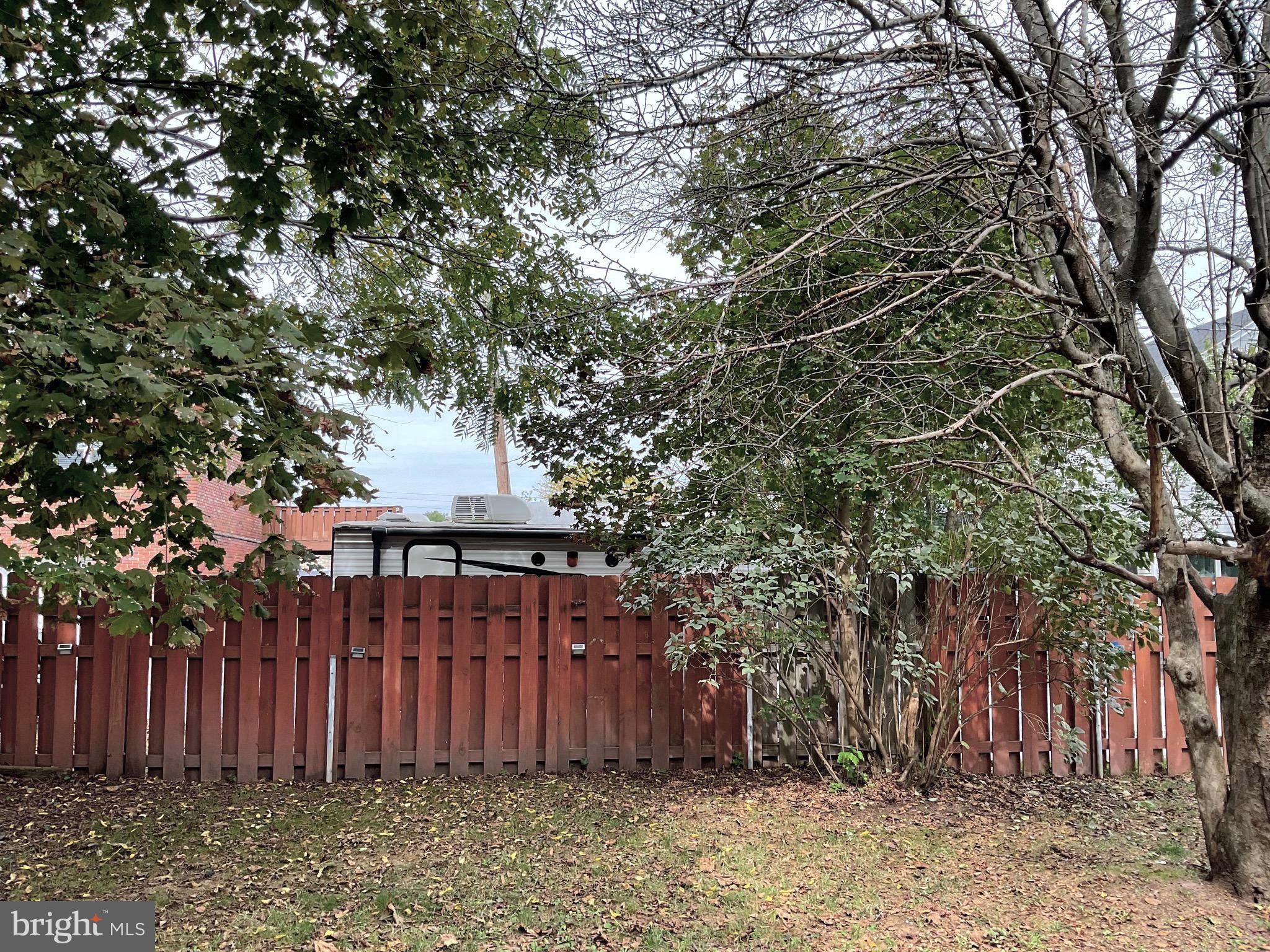 FRACKVILLE - Residential