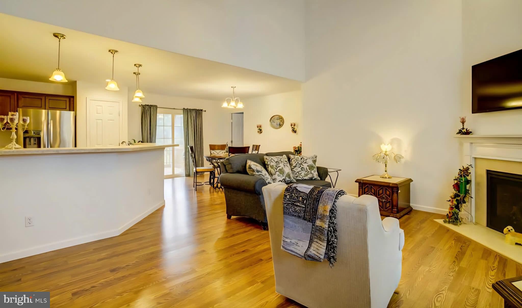 CAPTAIN'S COVE - Residential