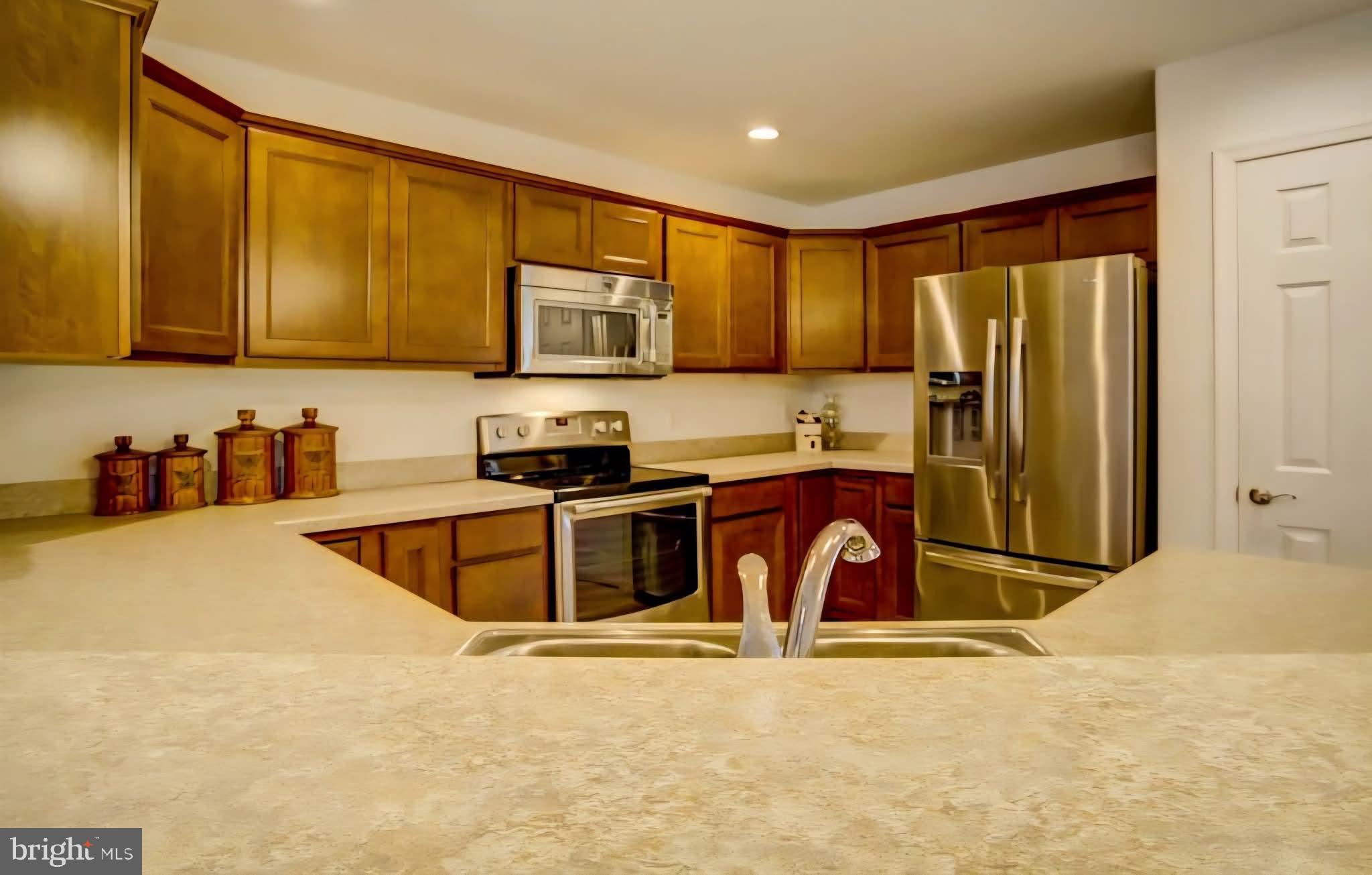 CAPTAIN'S COVE - Residential