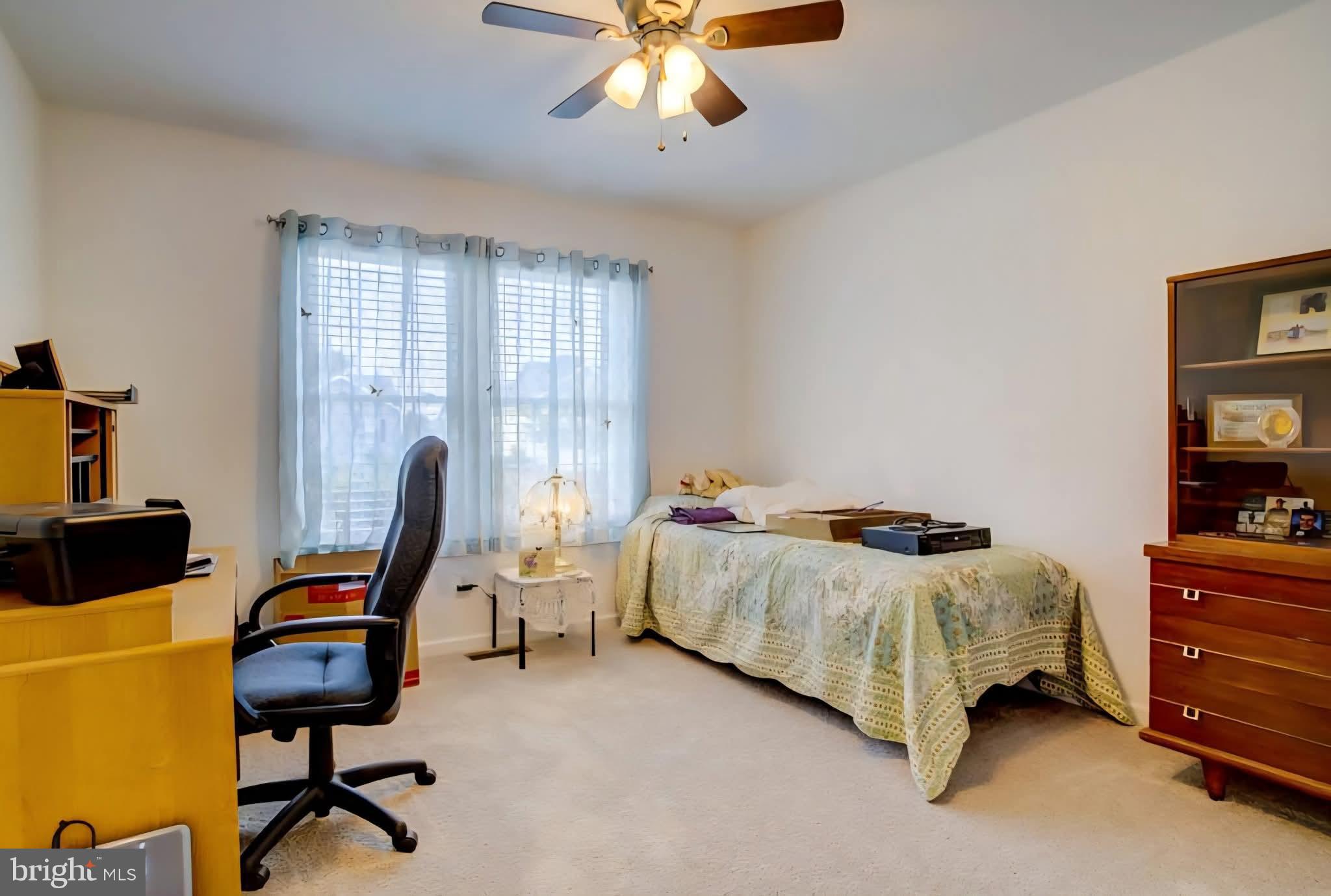 CAPTAIN'S COVE - Residential