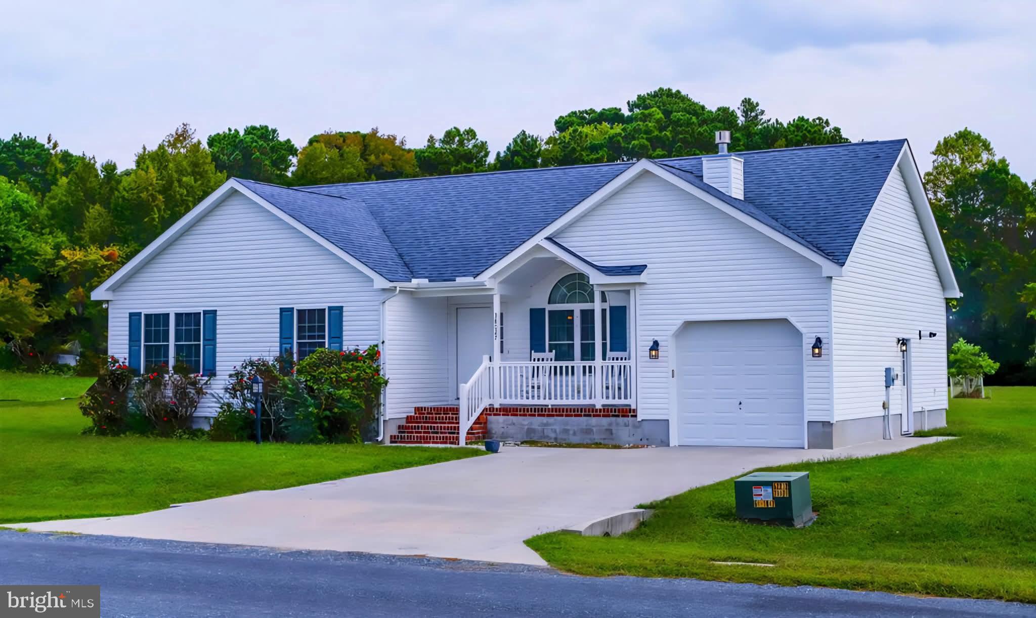 CAPTAIN'S COVE - Residential