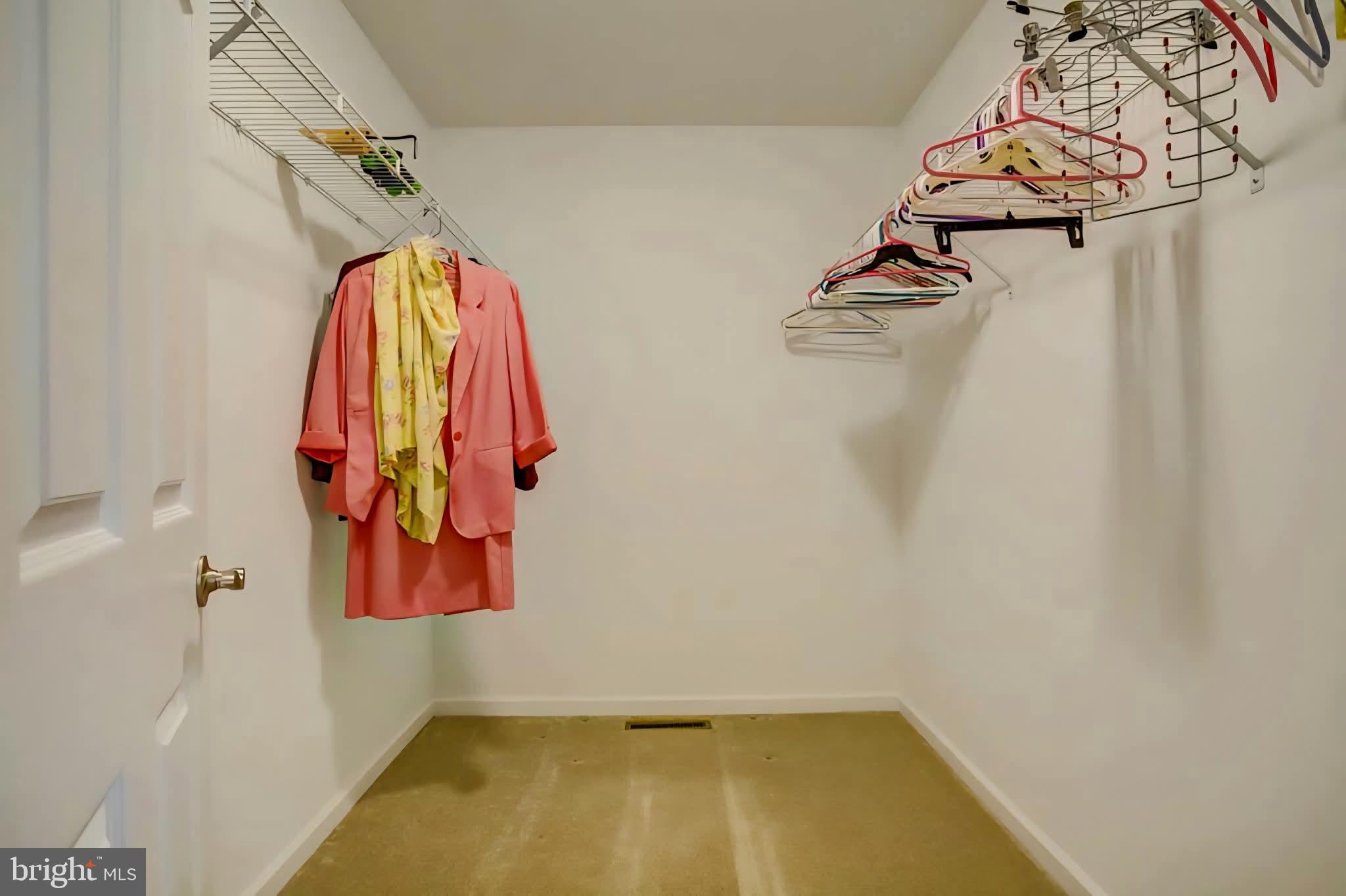 CAPTAIN'S COVE - Residential