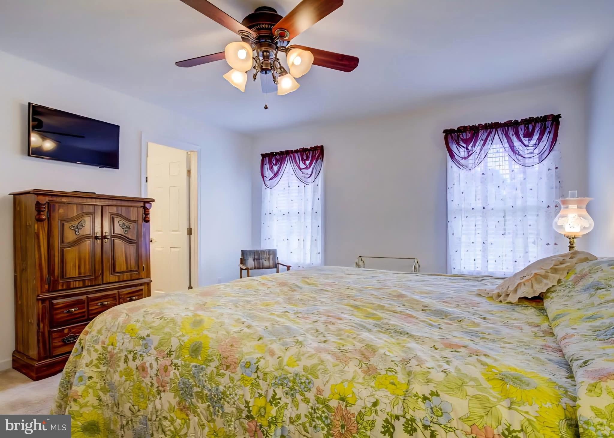 CAPTAIN'S COVE - Residential