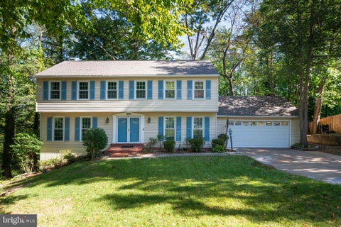 Photo of 15917 Edgewood Drive, DUMFRIES, VA 22025 (MLS # VAPW2132246)