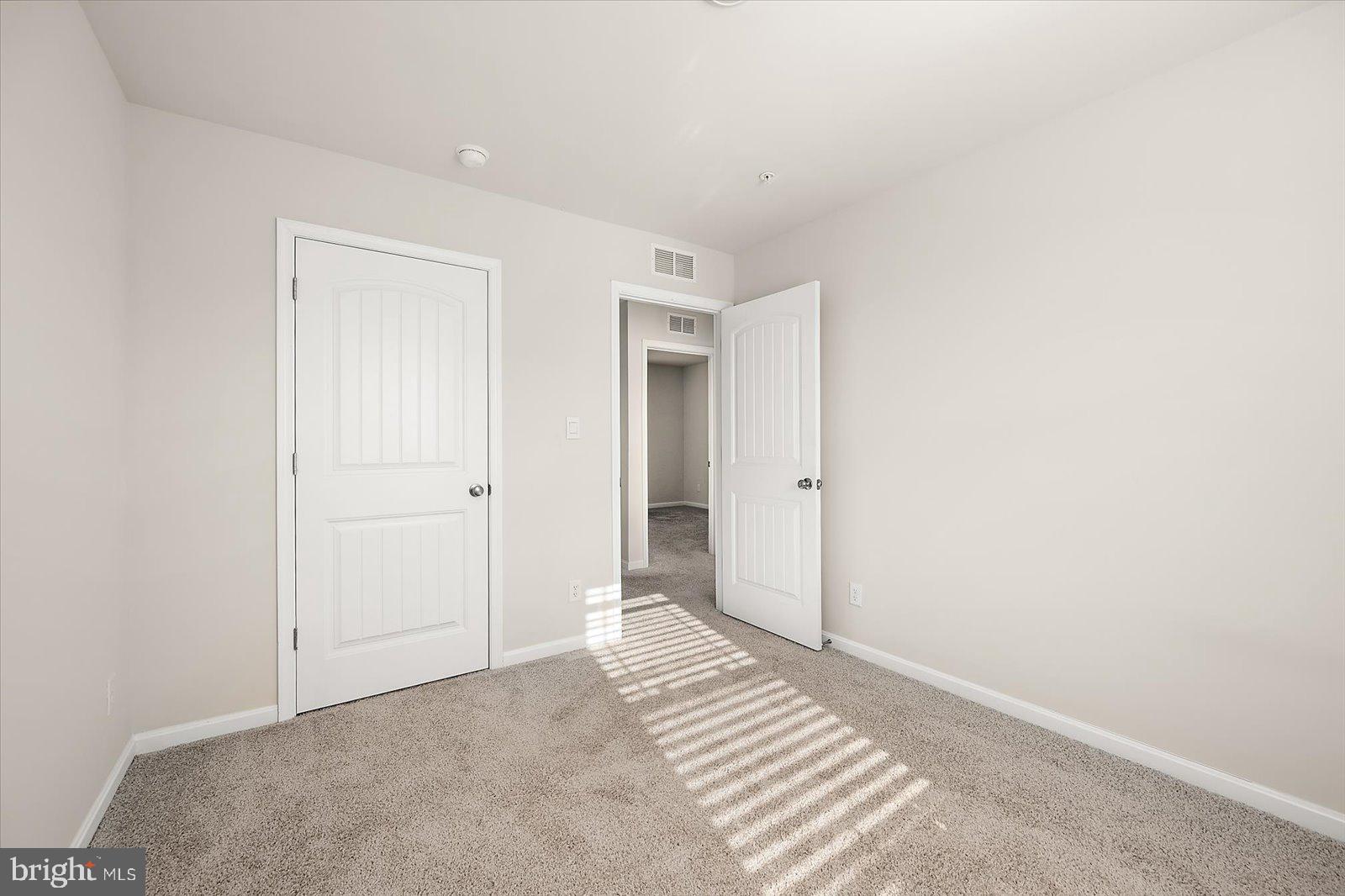 HUNTINGFIELDS - Residential