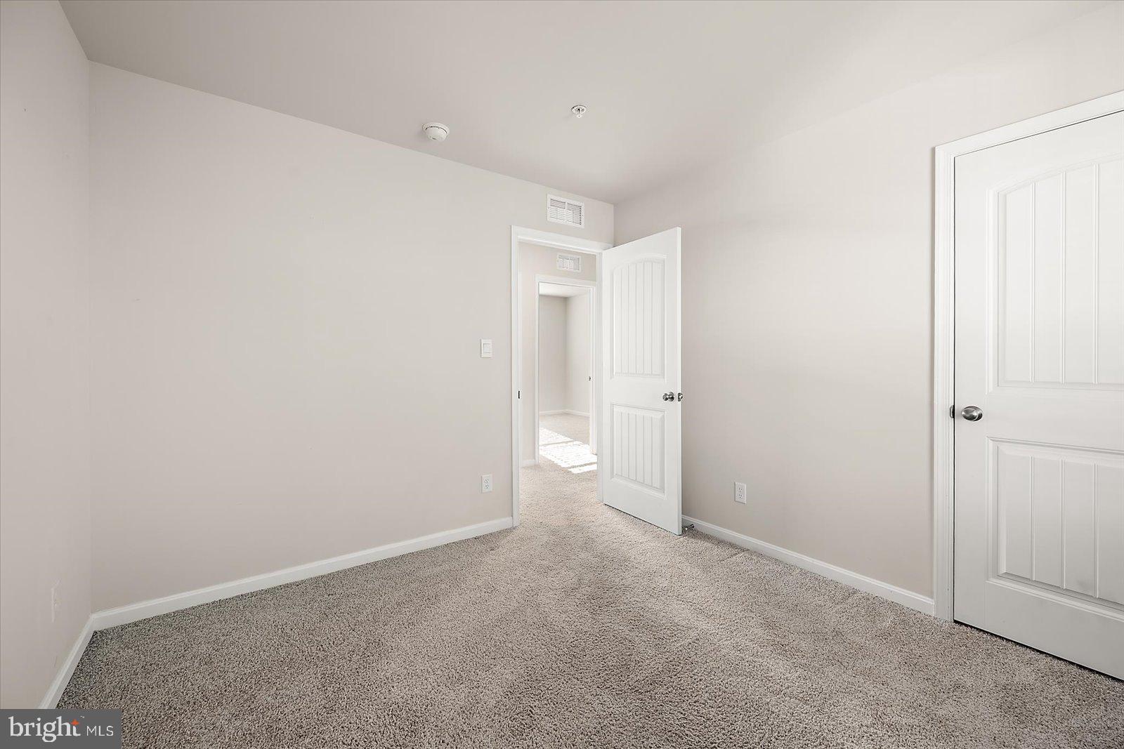 HUNTINGFIELDS - Residential