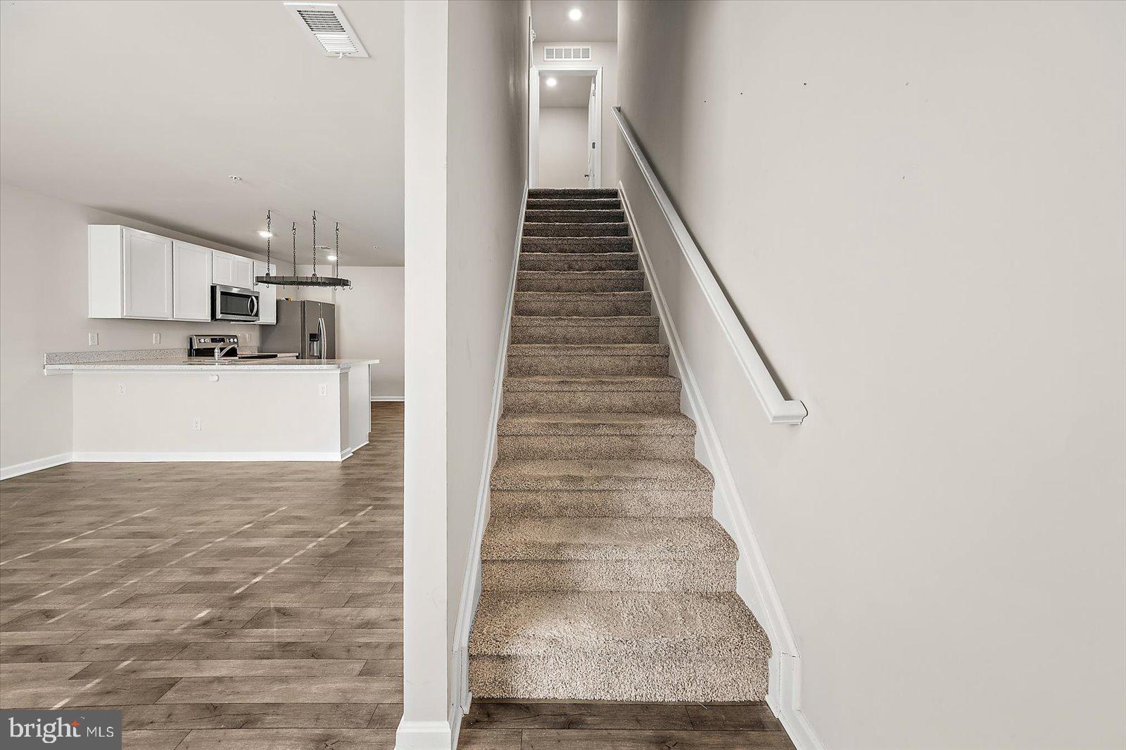 HUNTINGFIELDS - Residential