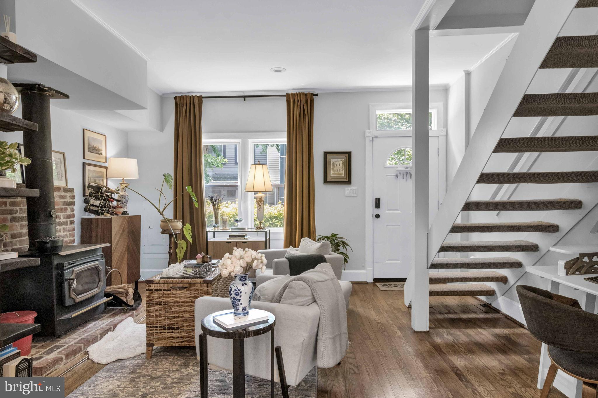 1526 GALES STREET NE