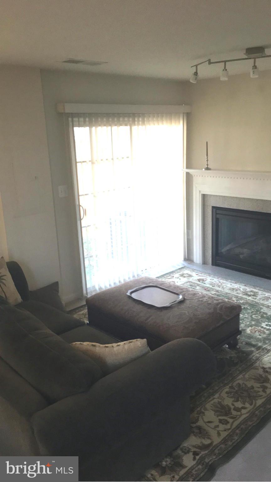 PEMBROOKE - Residential Lease