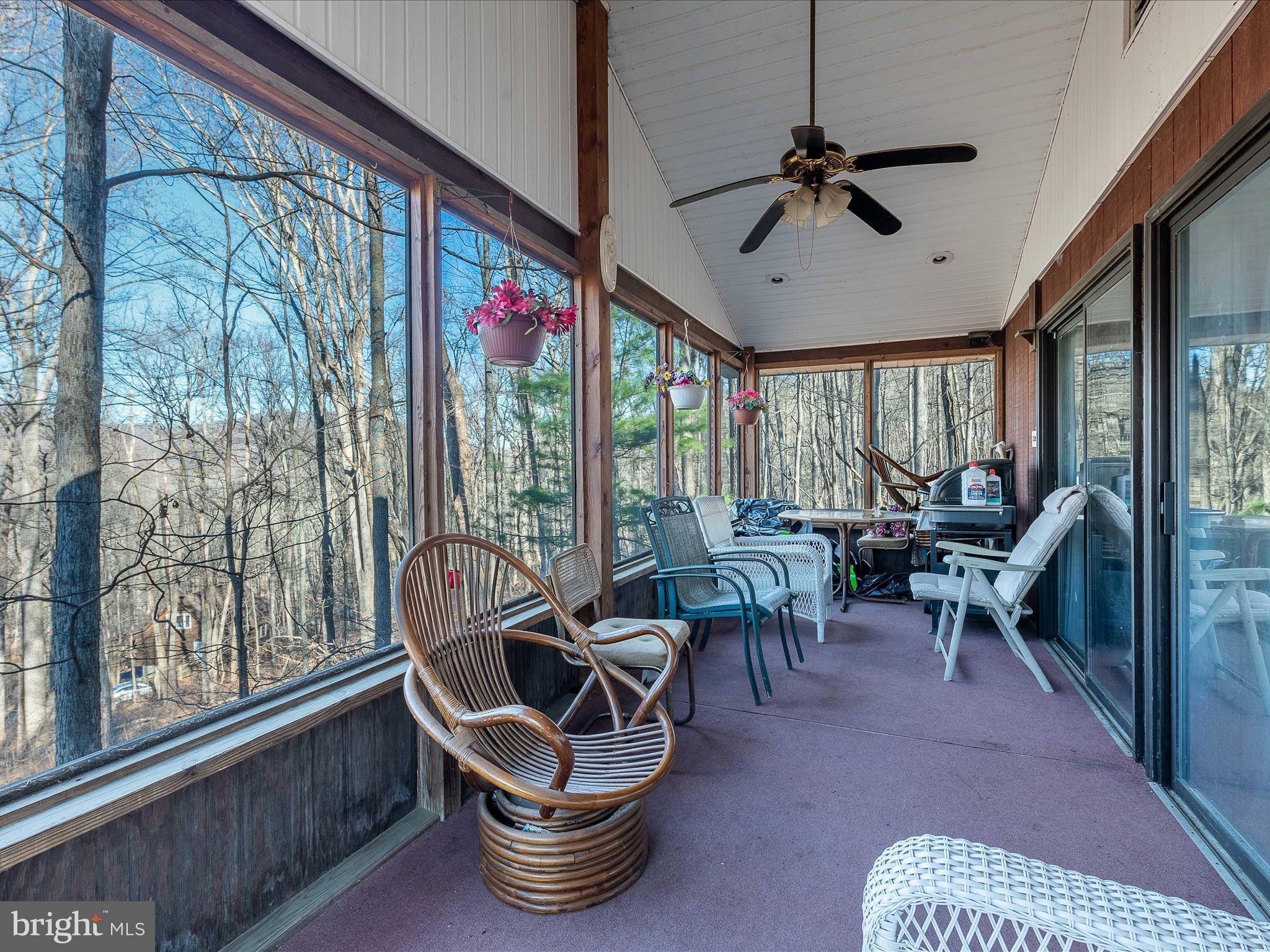 ROUSE MOUNTAIN - Residential