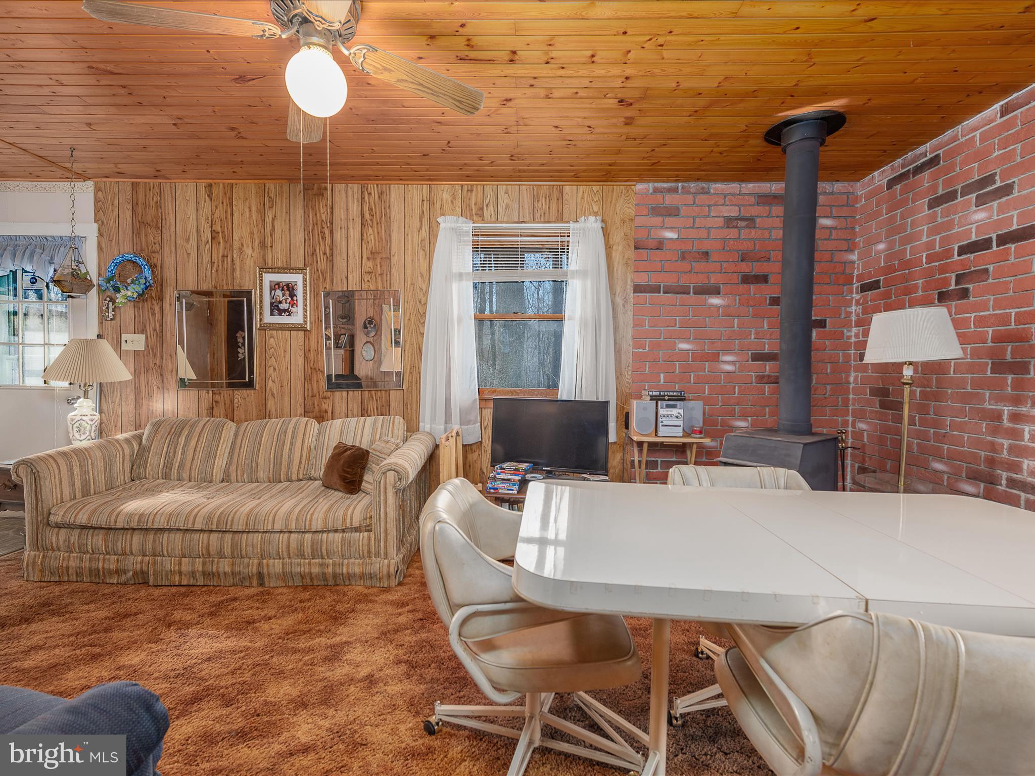 ROUSE MOUNTAIN - Residential