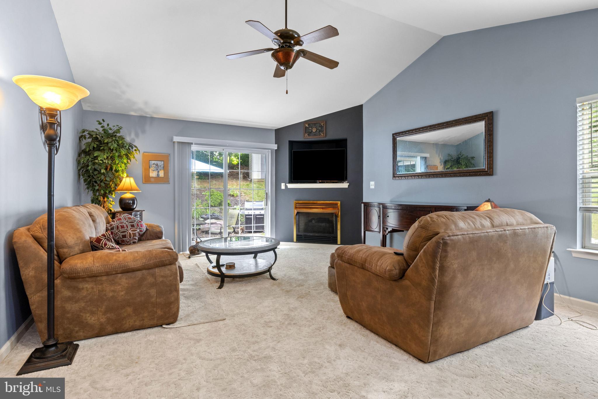 712 BLOSSOM HILL LANE
