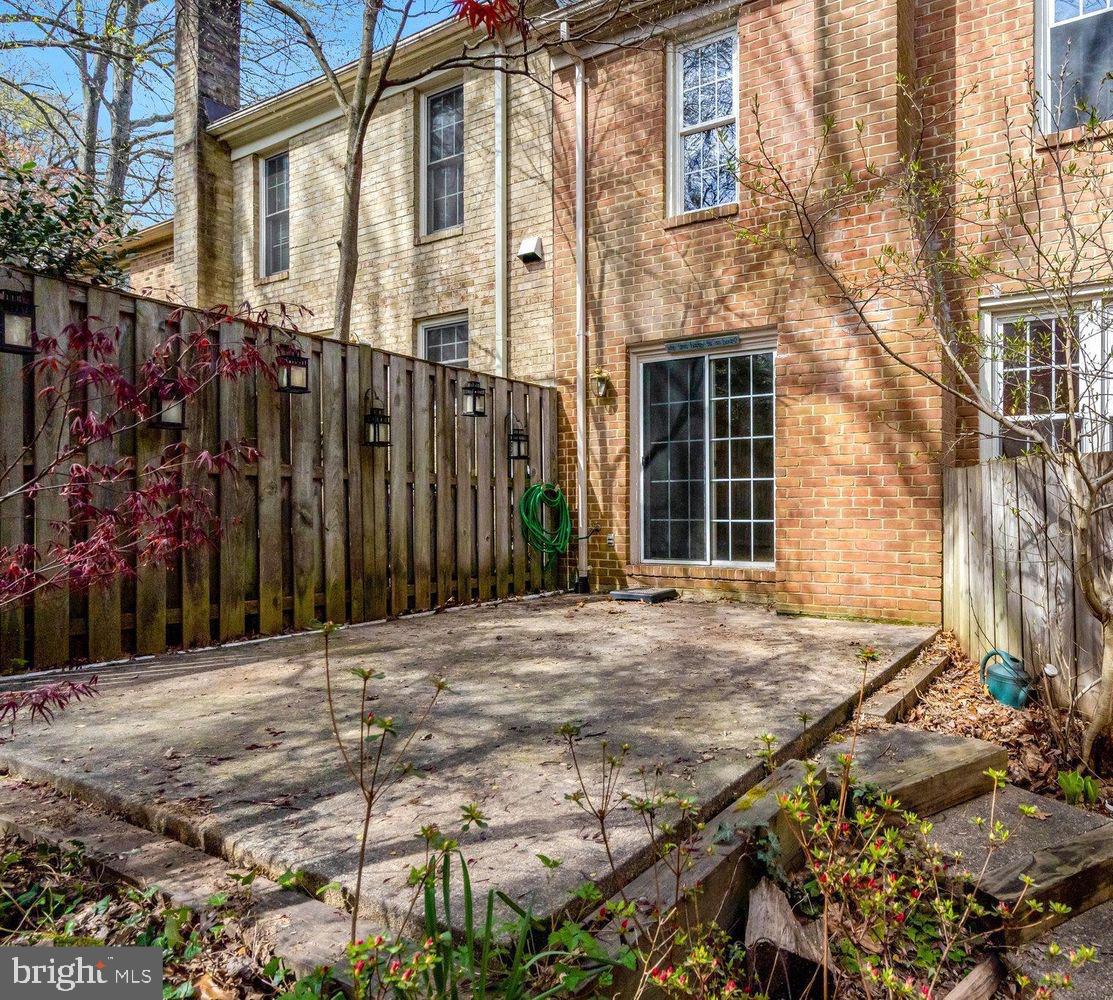 LONG BRANCH ESTATES - Residential Lease