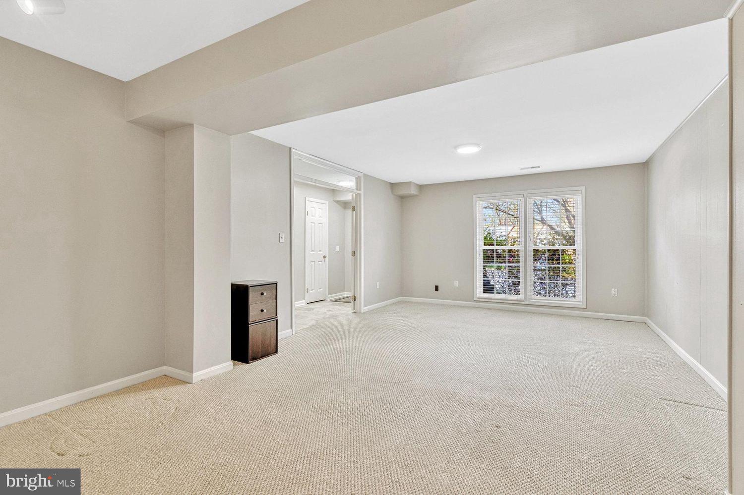 LONG BRANCH ESTATES - Residential Lease