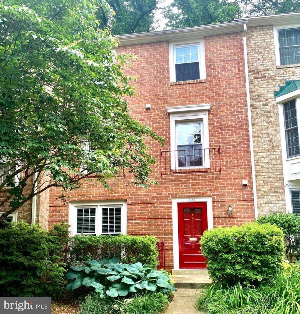 LONG BRANCH ESTATES - Residential Lease