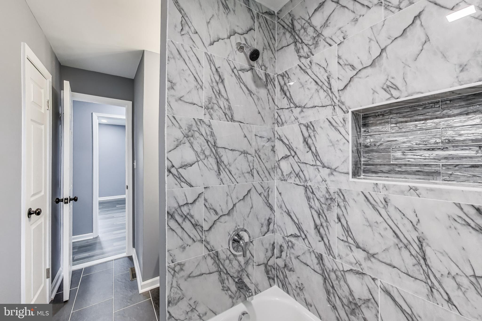 LANDSDOWNE - Residential