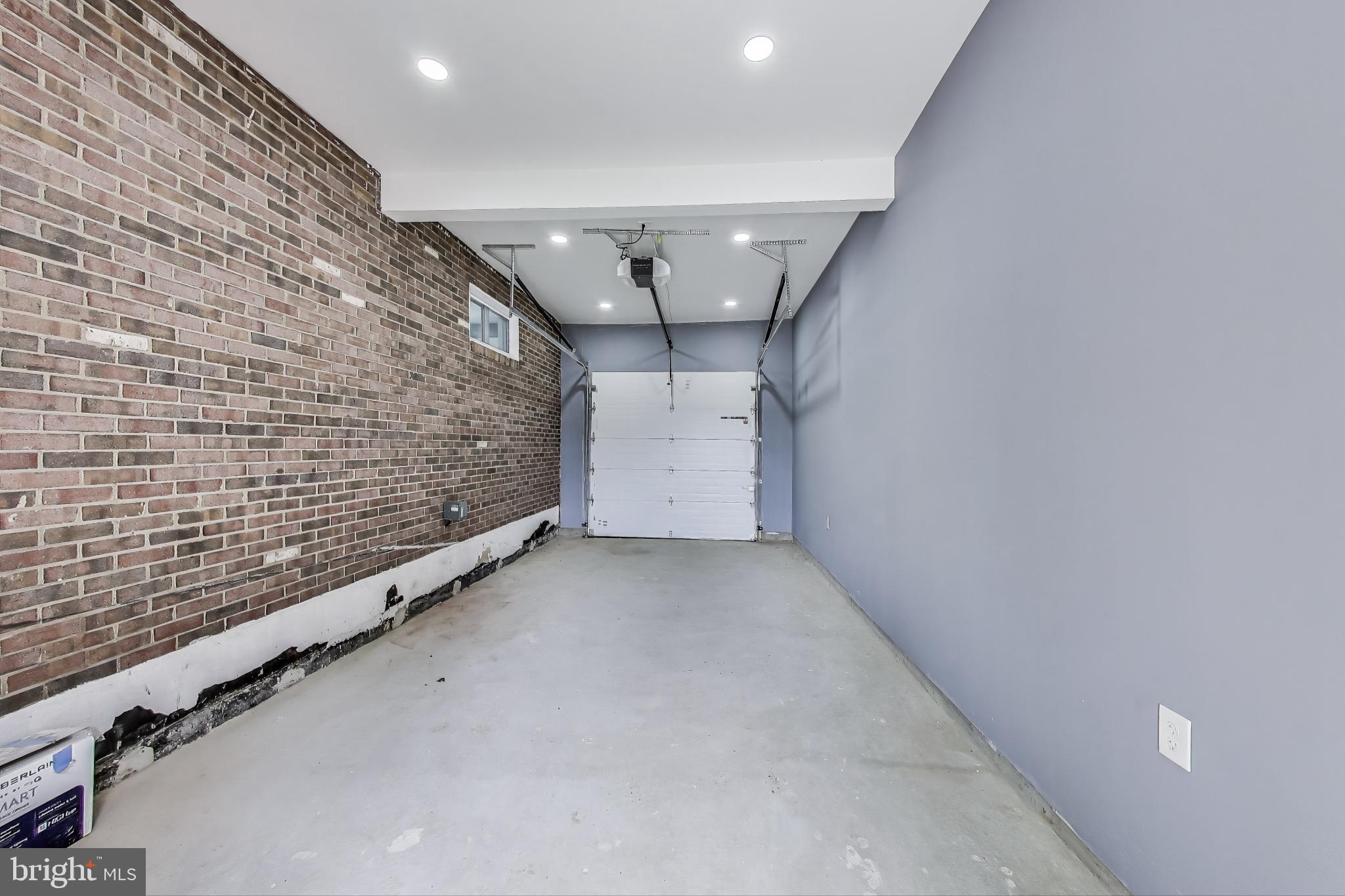 LANDSDOWNE - Residential