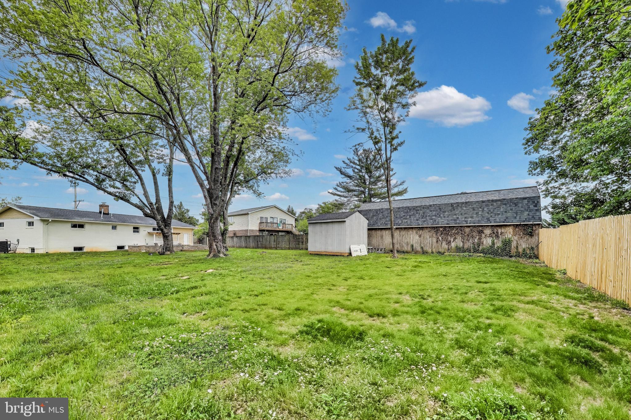 LANDSDOWNE - Residential