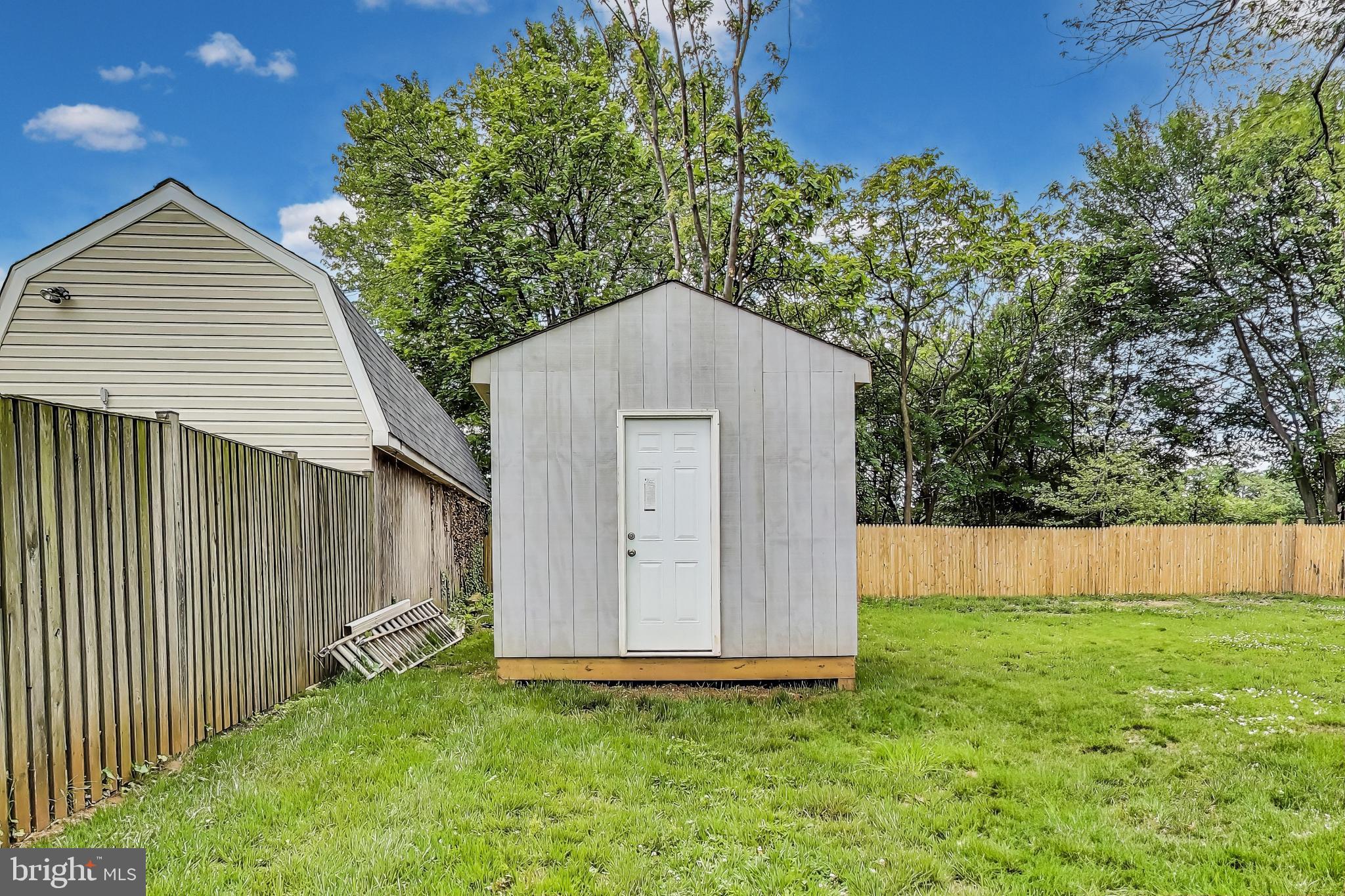 LANDSDOWNE - Residential