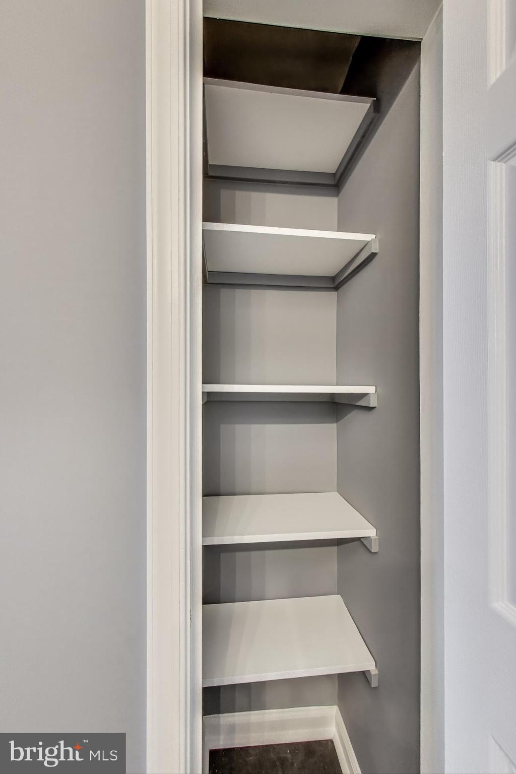 LANDSDOWNE - Residential