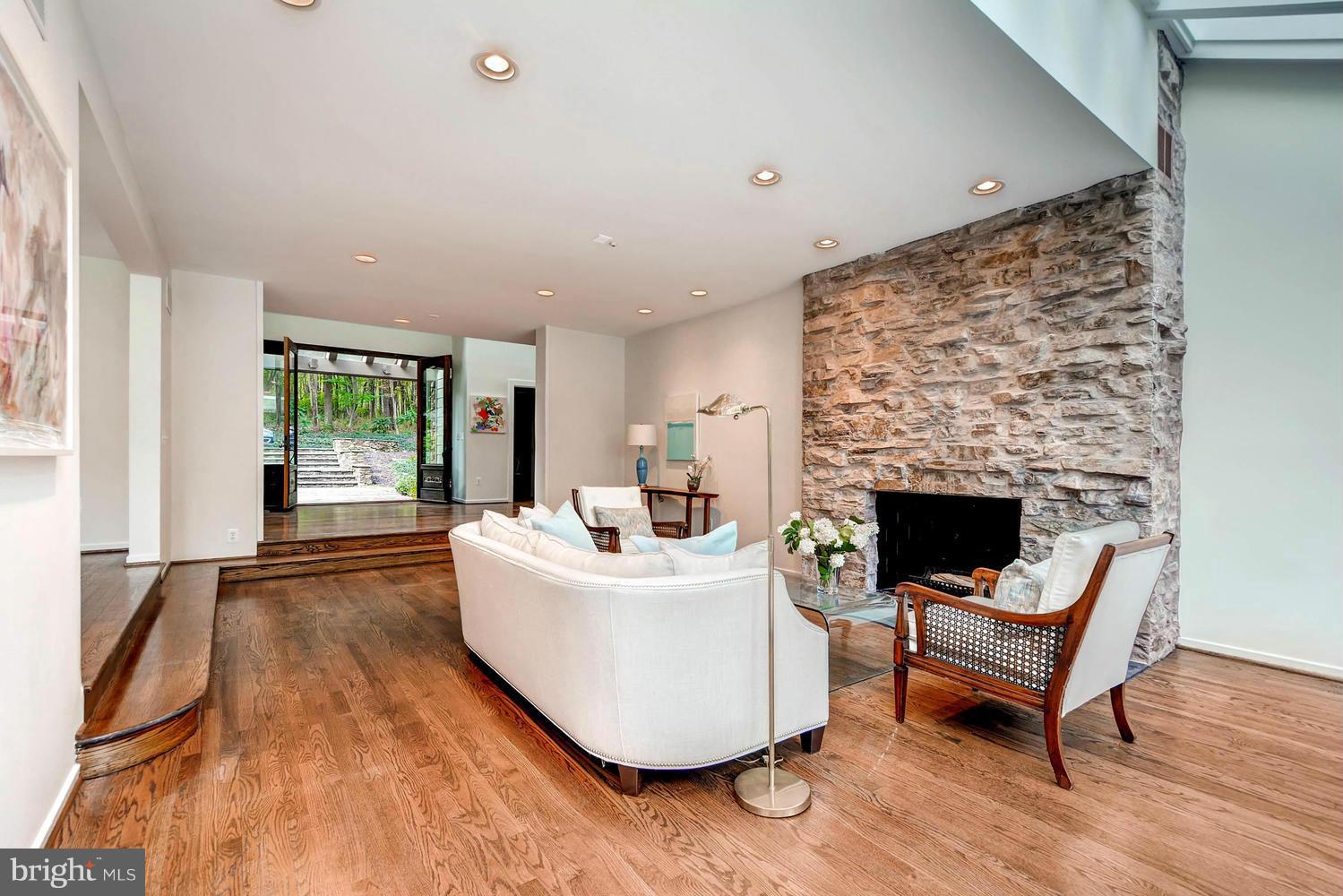 WOODWARD - Residential