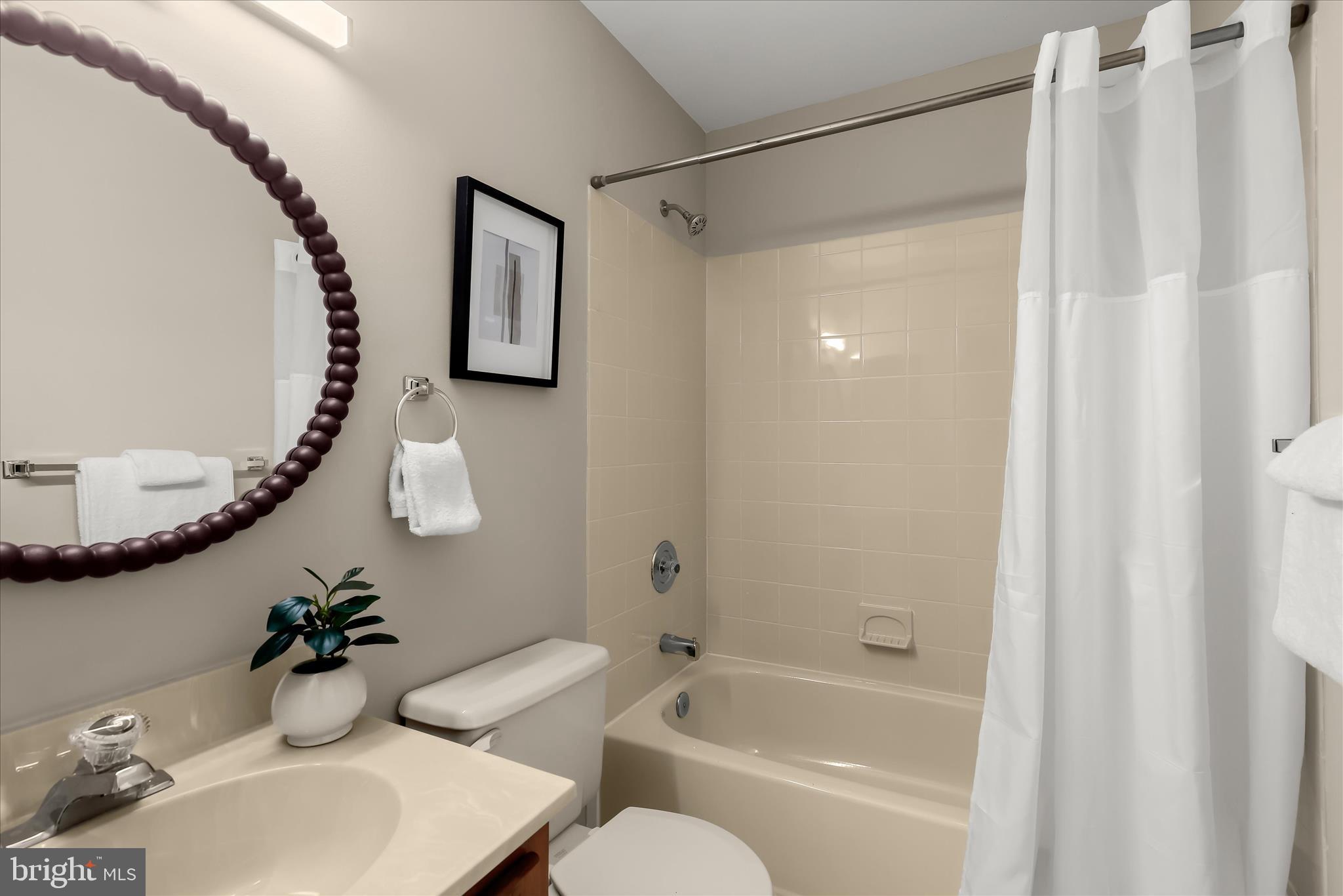 SILVER SPRING STATION - Residential