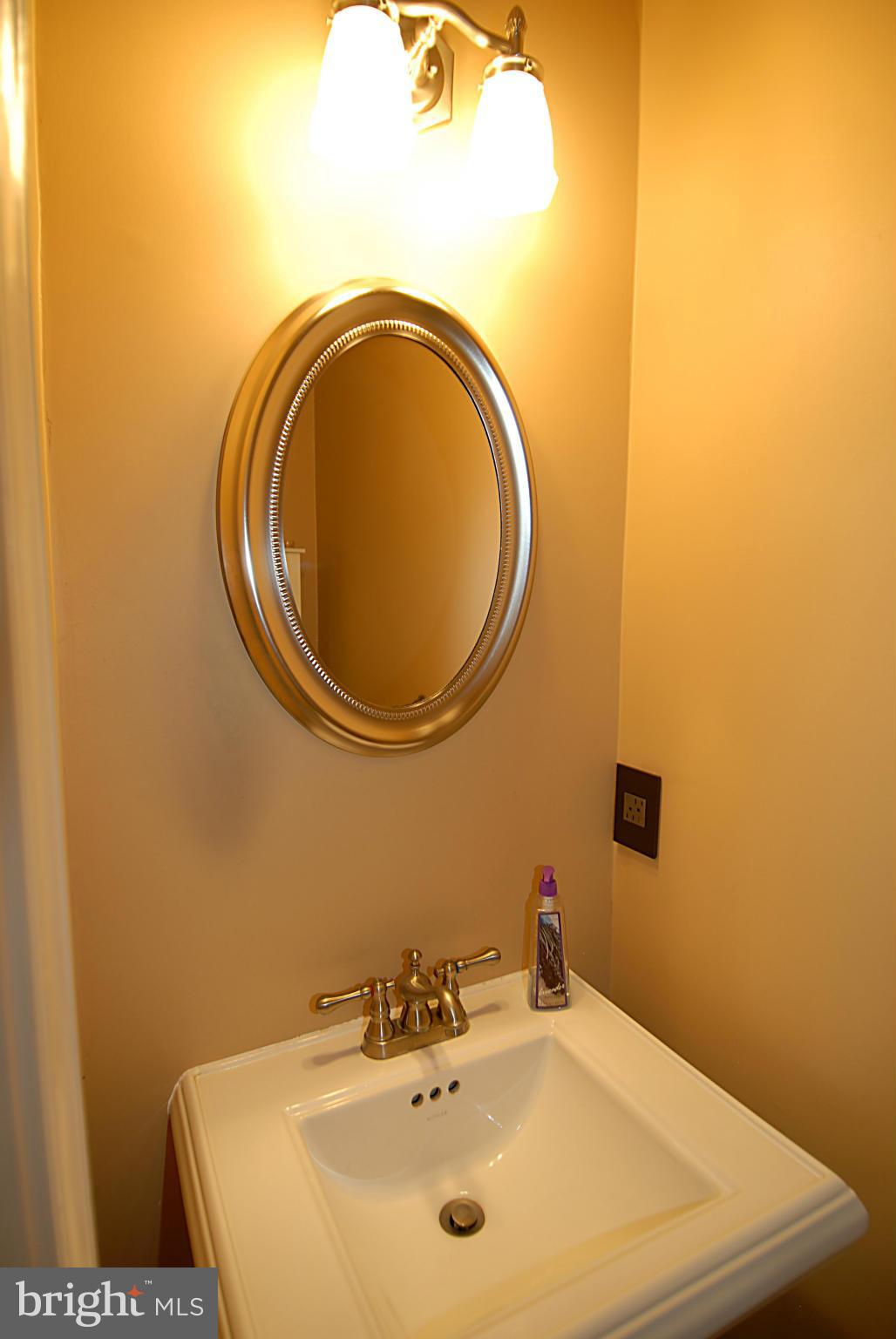 EARLY STREET VILLAGE - Residential Lease