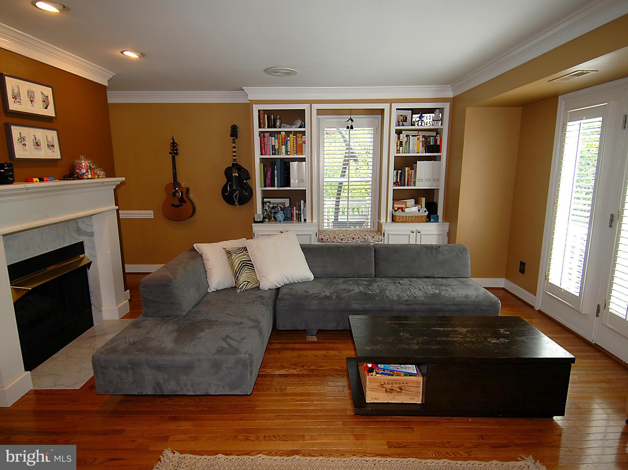 EARLY STREET VILLAGE - Residential Lease