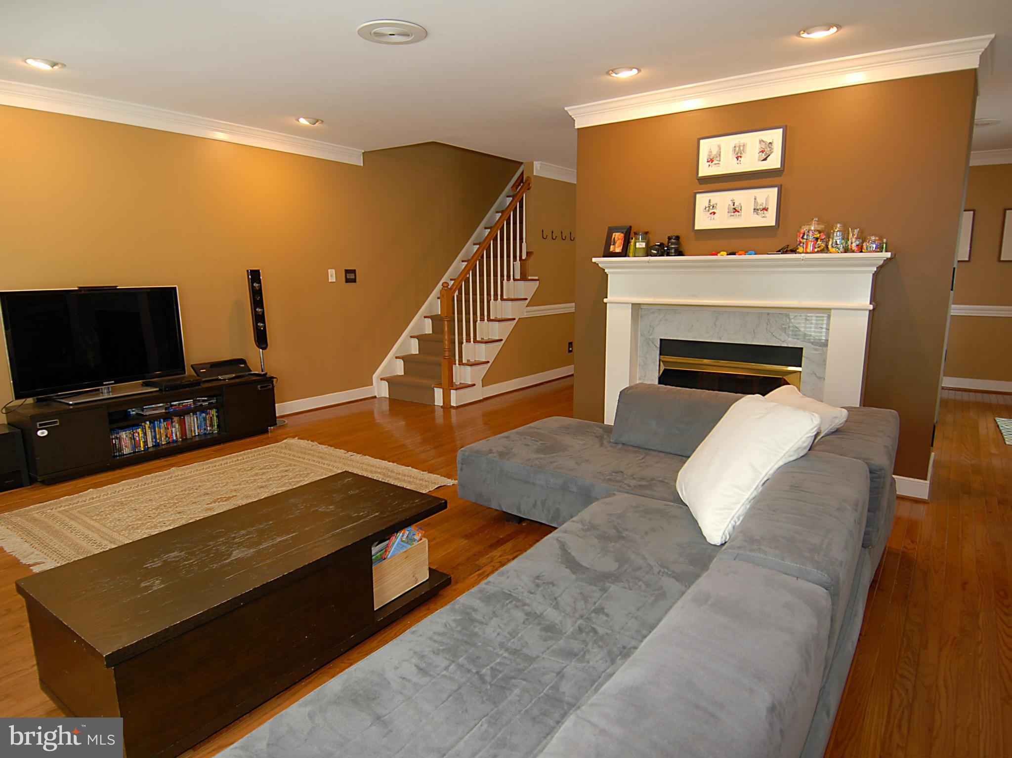 EARLY STREET VILLAGE - Residential Lease