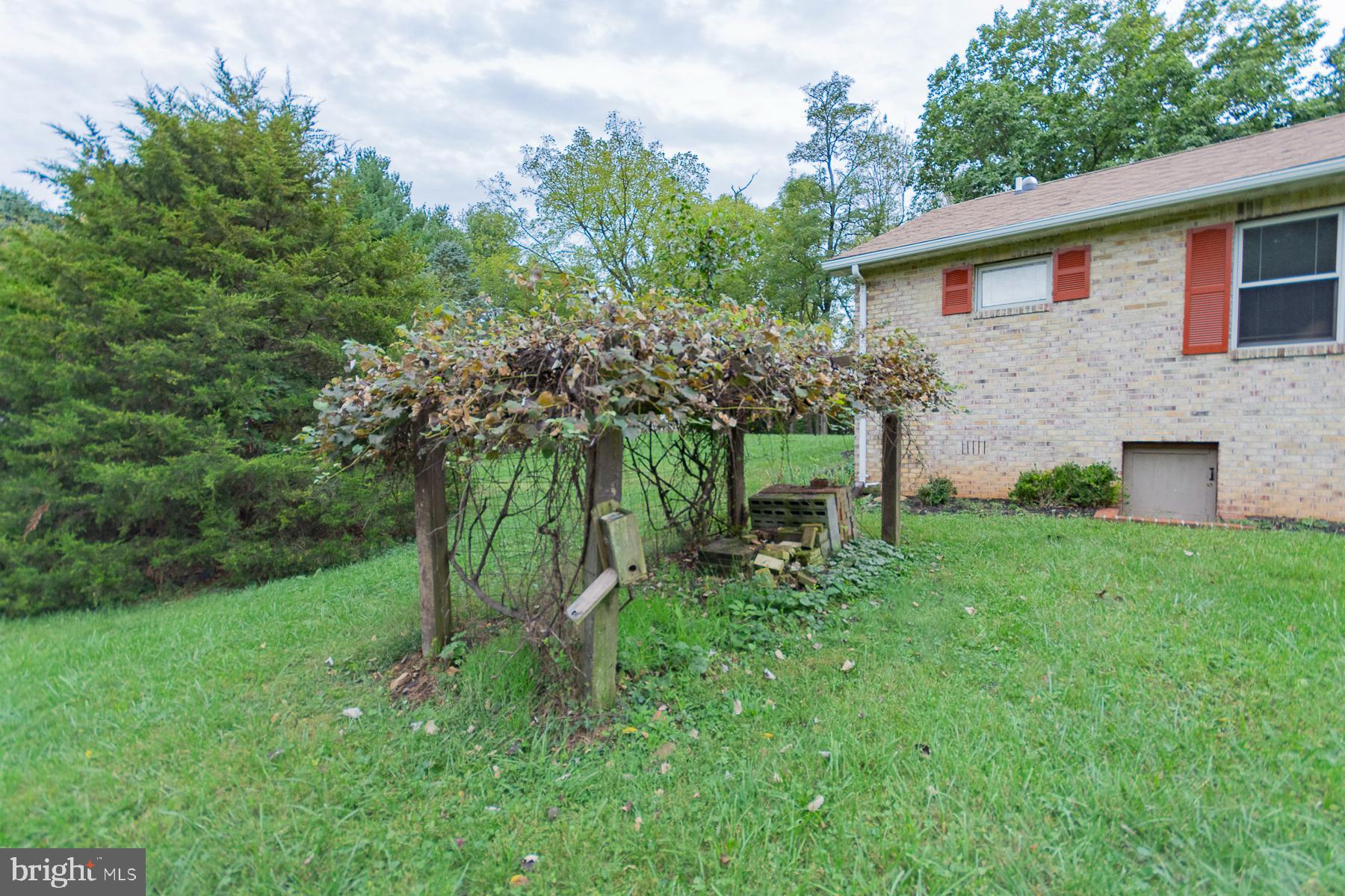 PEMBROKE GROVE - Residential