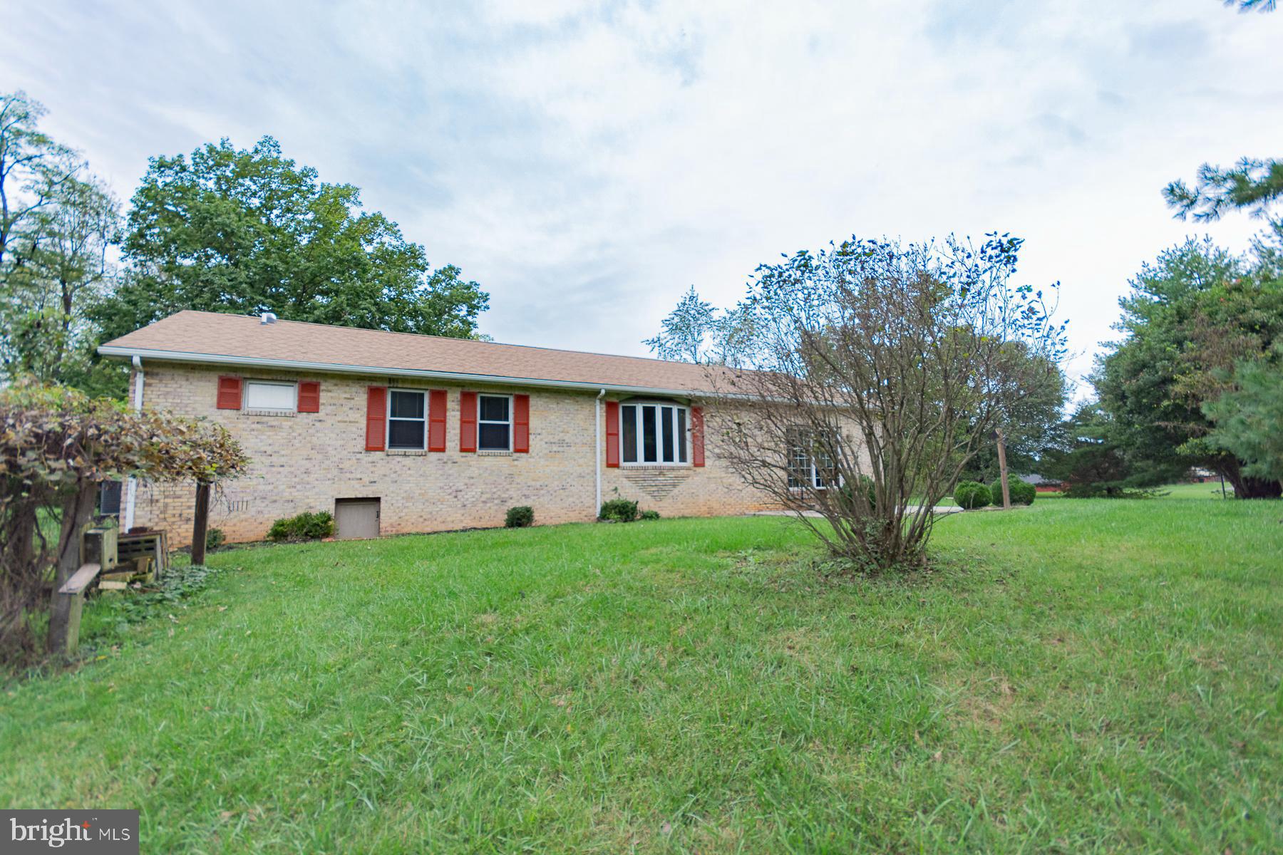 PEMBROKE GROVE - Residential