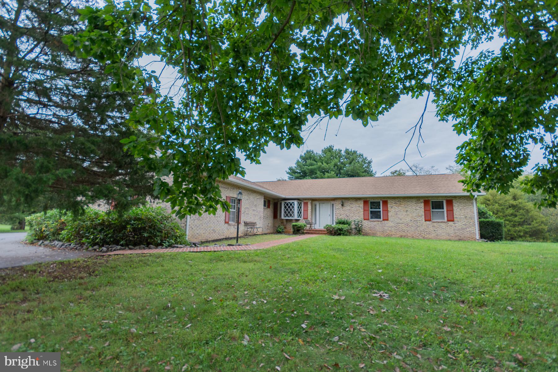 PEMBROKE GROVE - Residential