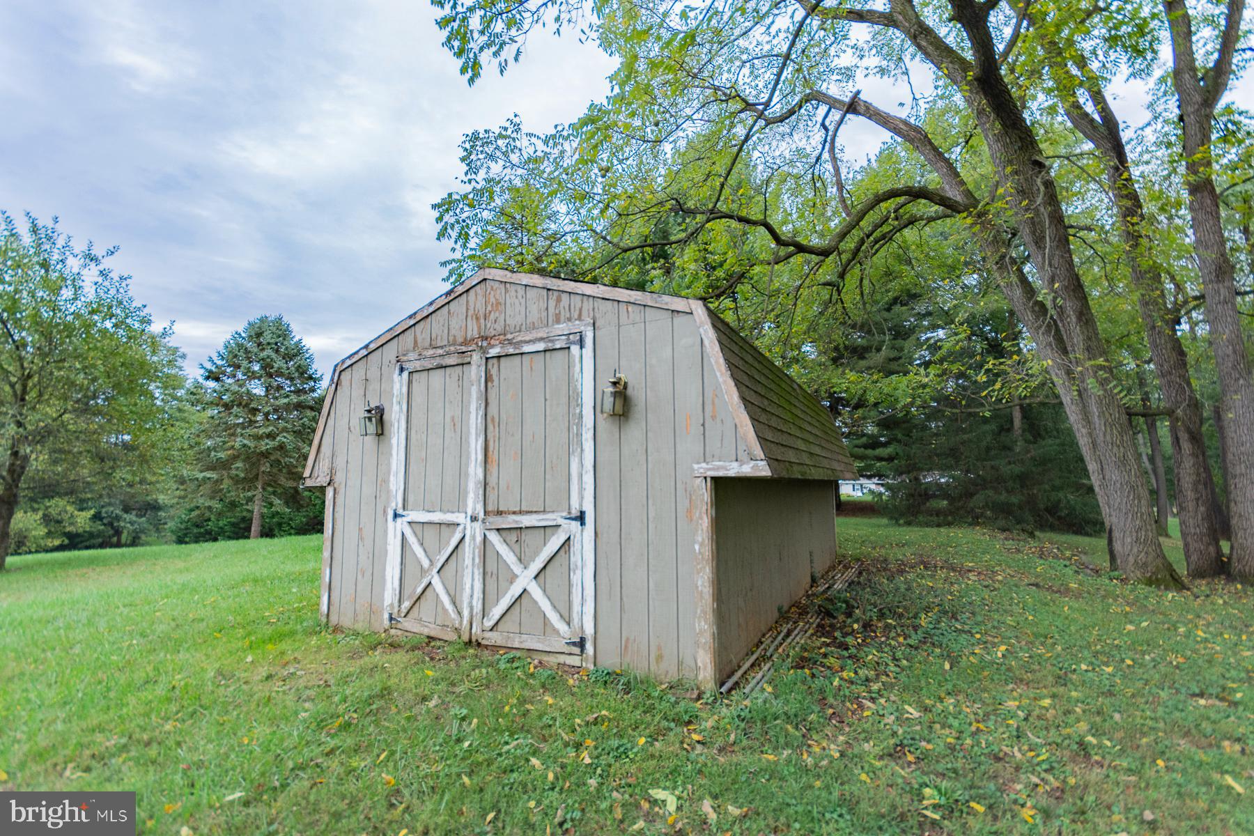 PEMBROKE GROVE - Residential