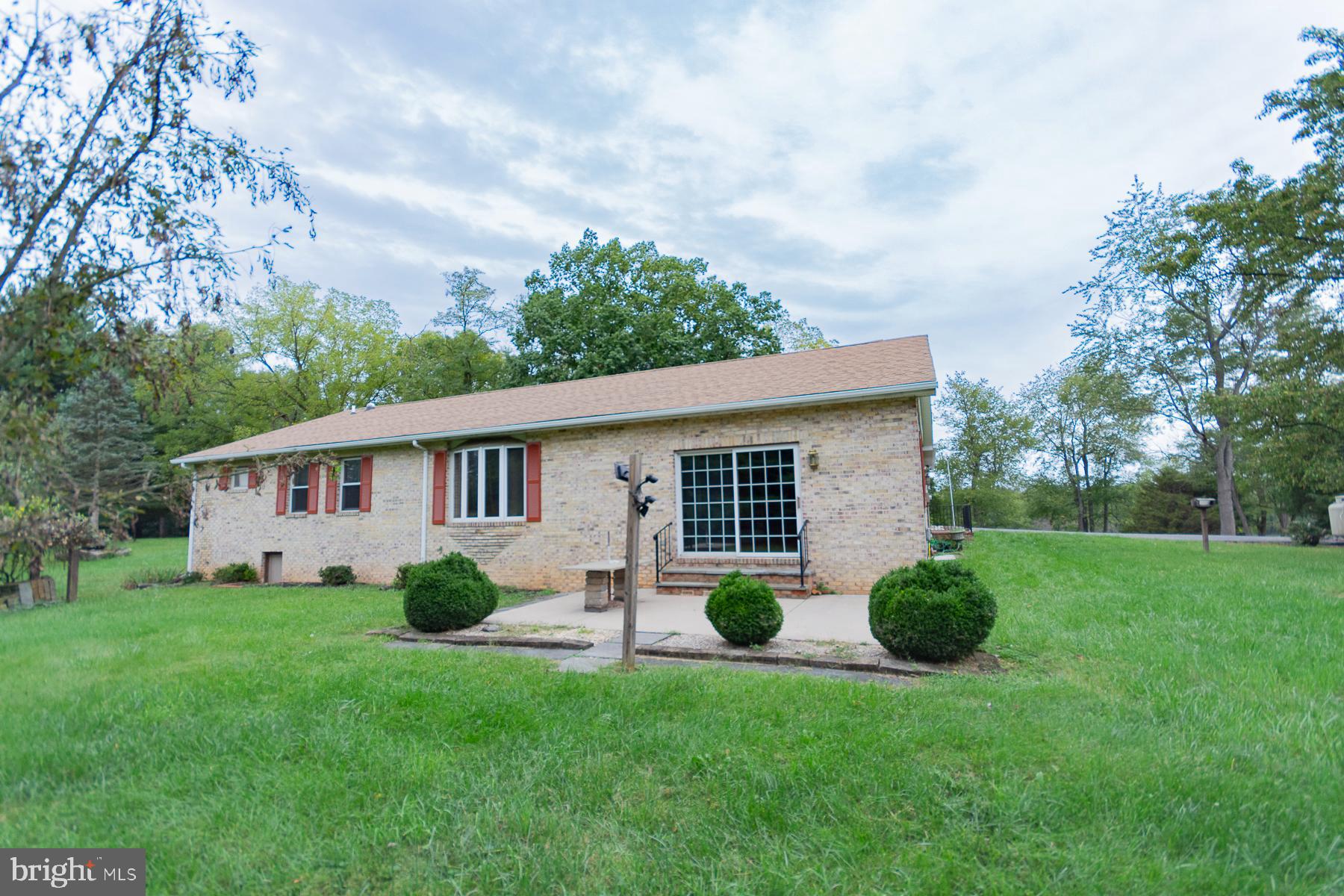 PEMBROKE GROVE - Residential